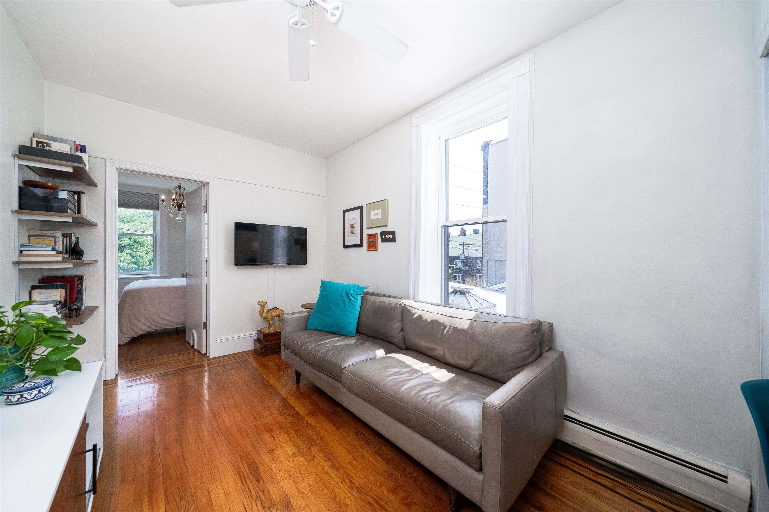 608 MADISON ST Unit: 5