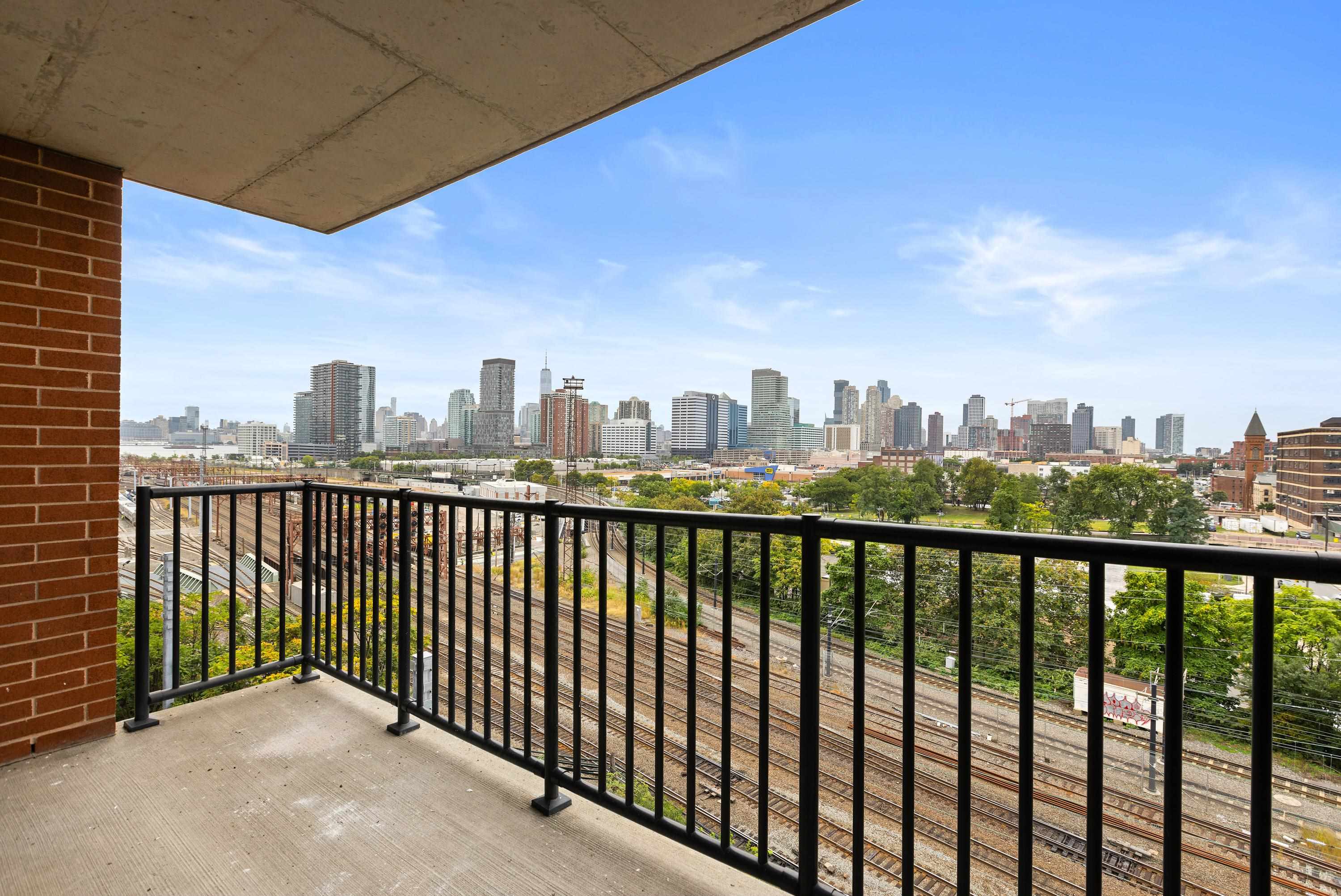 700 GROVE ST Unit: 10G