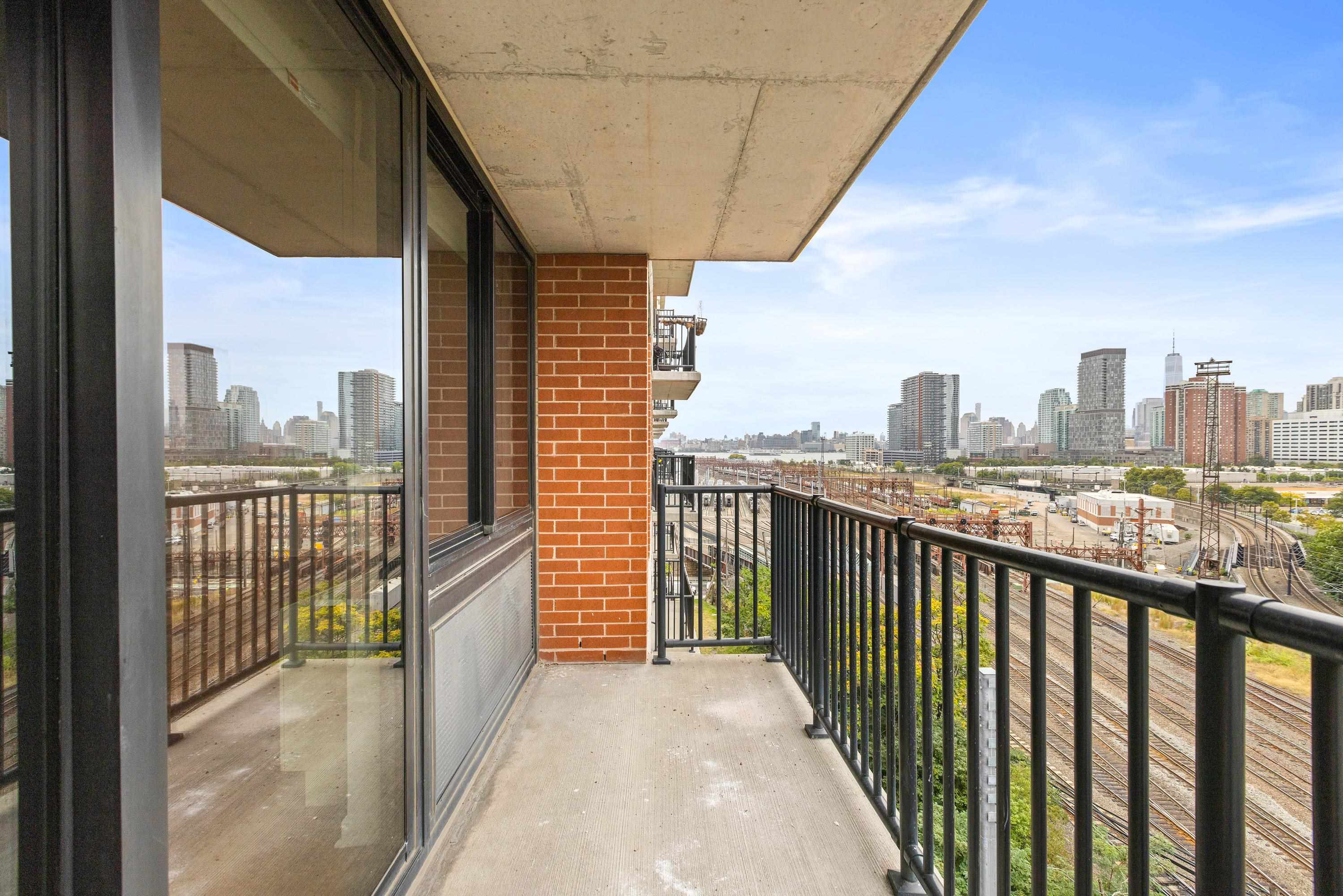 700 GROVE ST Unit: 10G