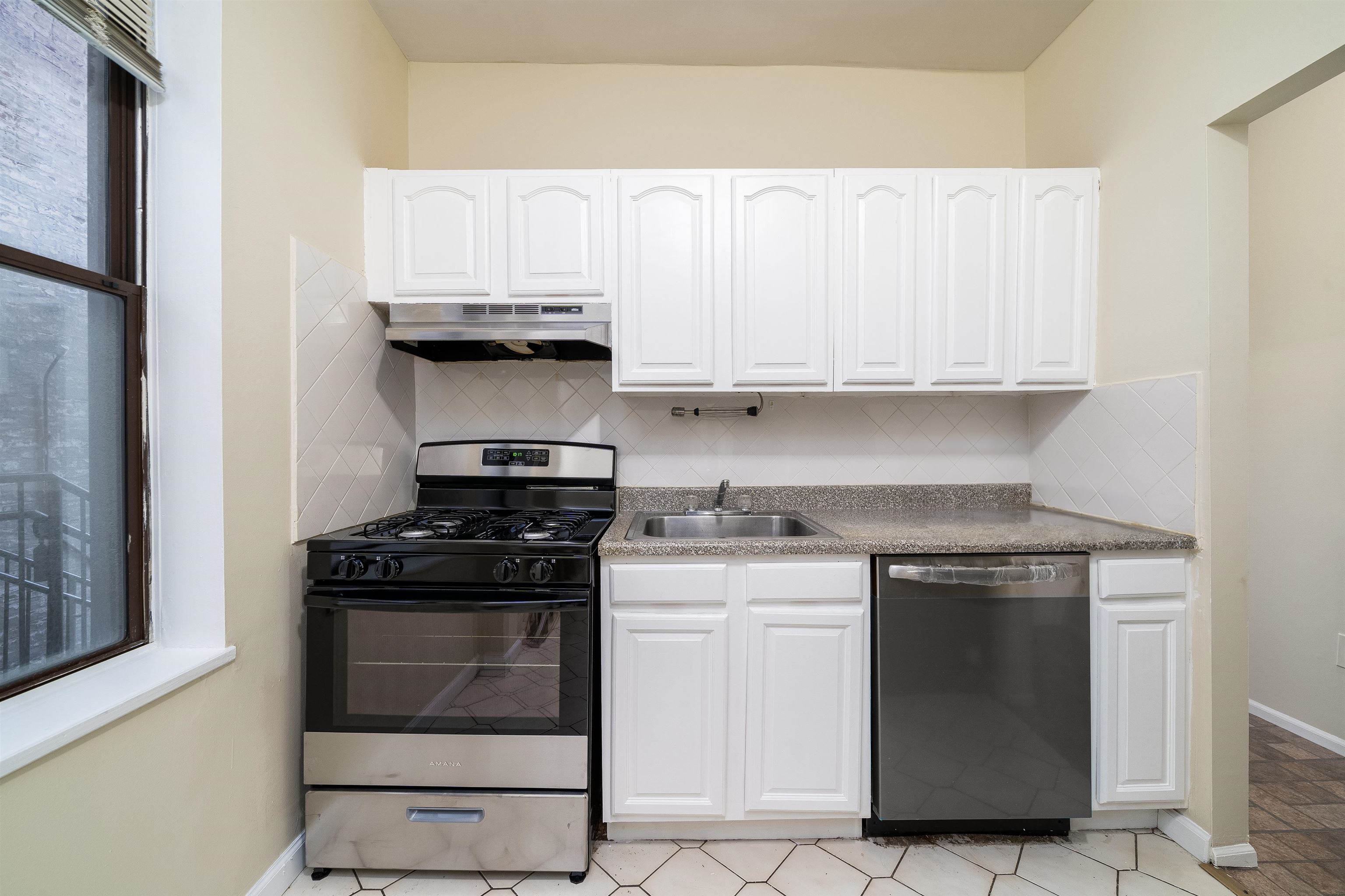 6601 BROADWAY Unit: A5