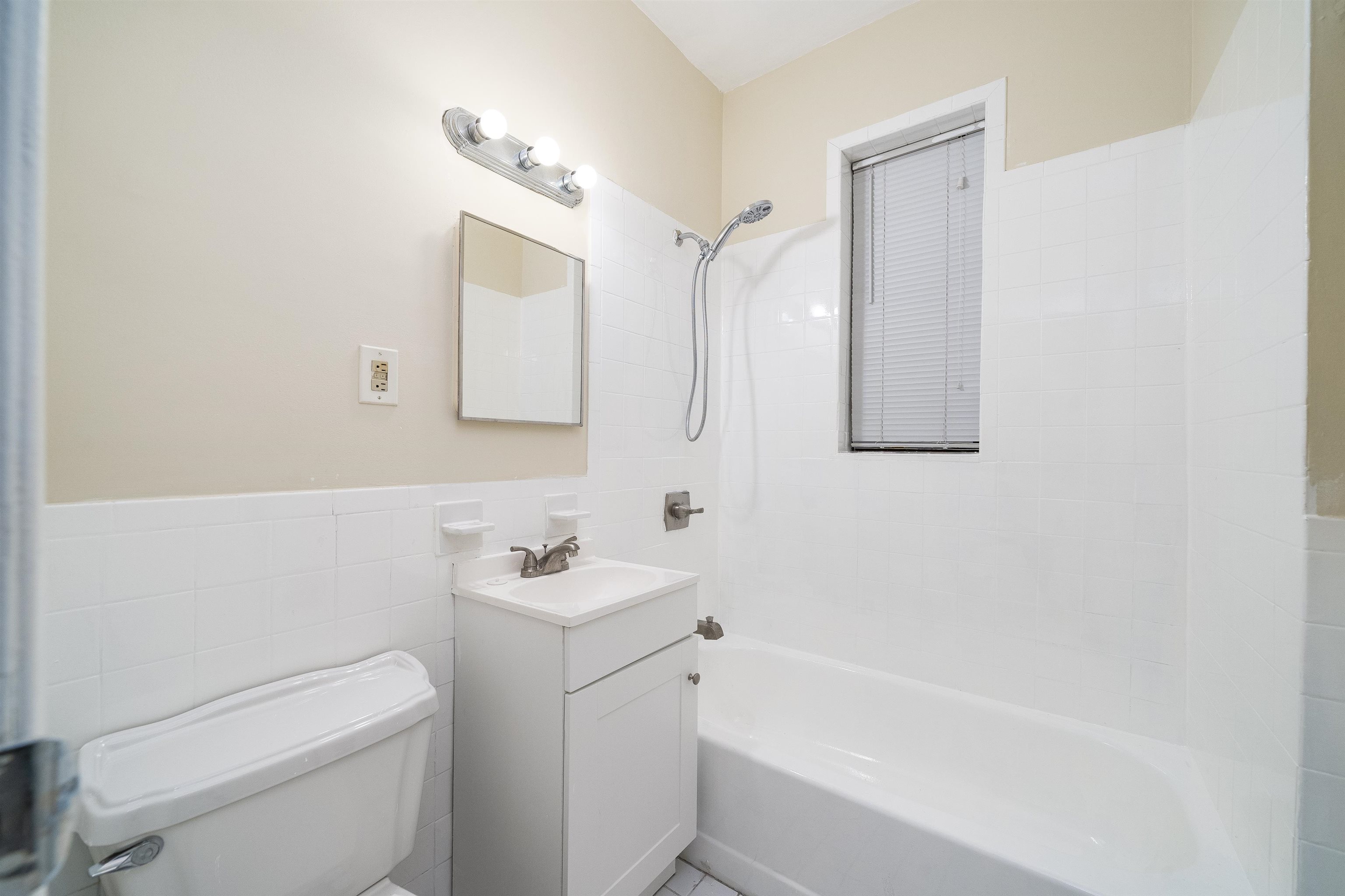 6601 BROADWAY Unit: A5