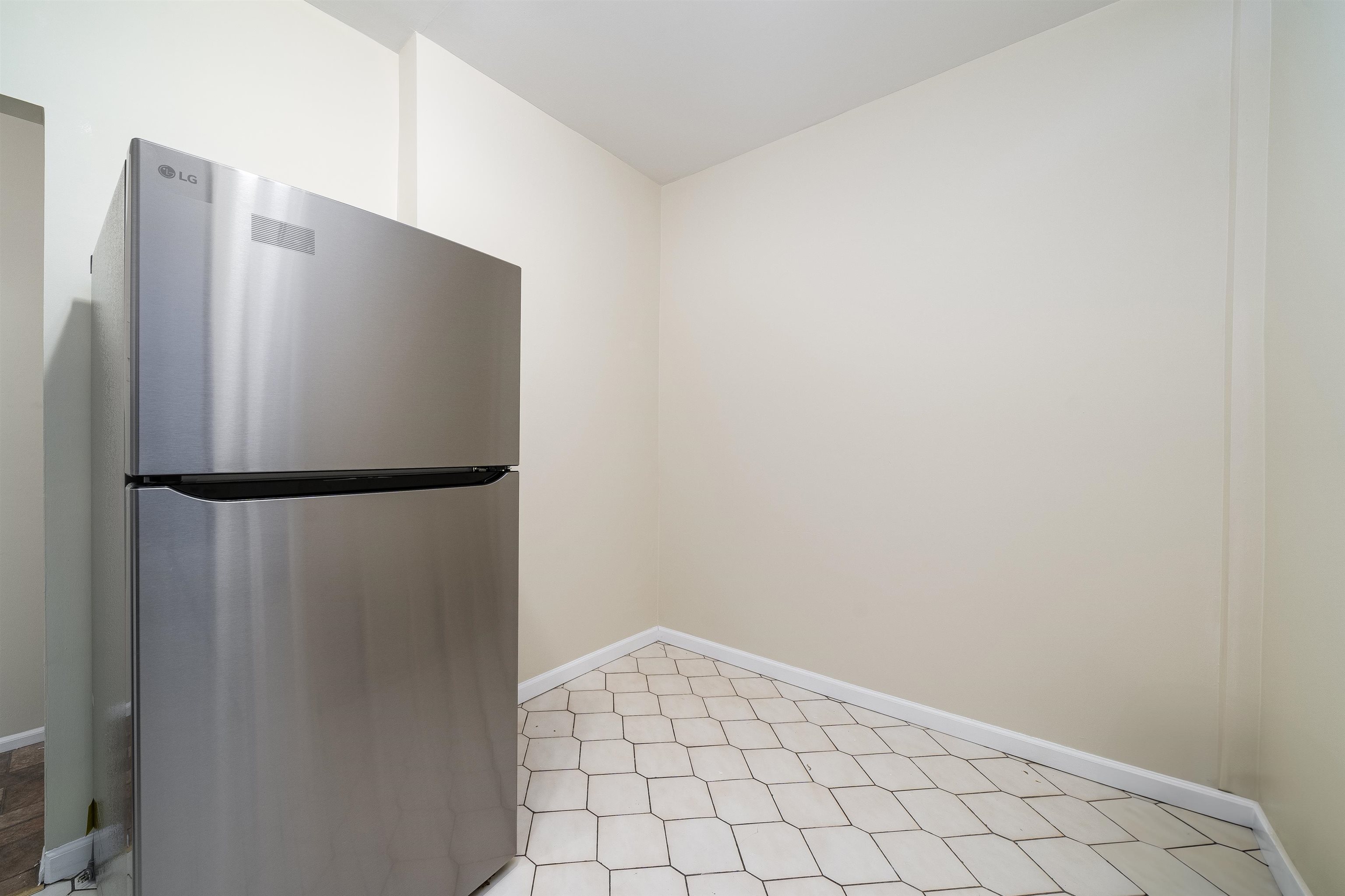 6601 BROADWAY Unit: A5