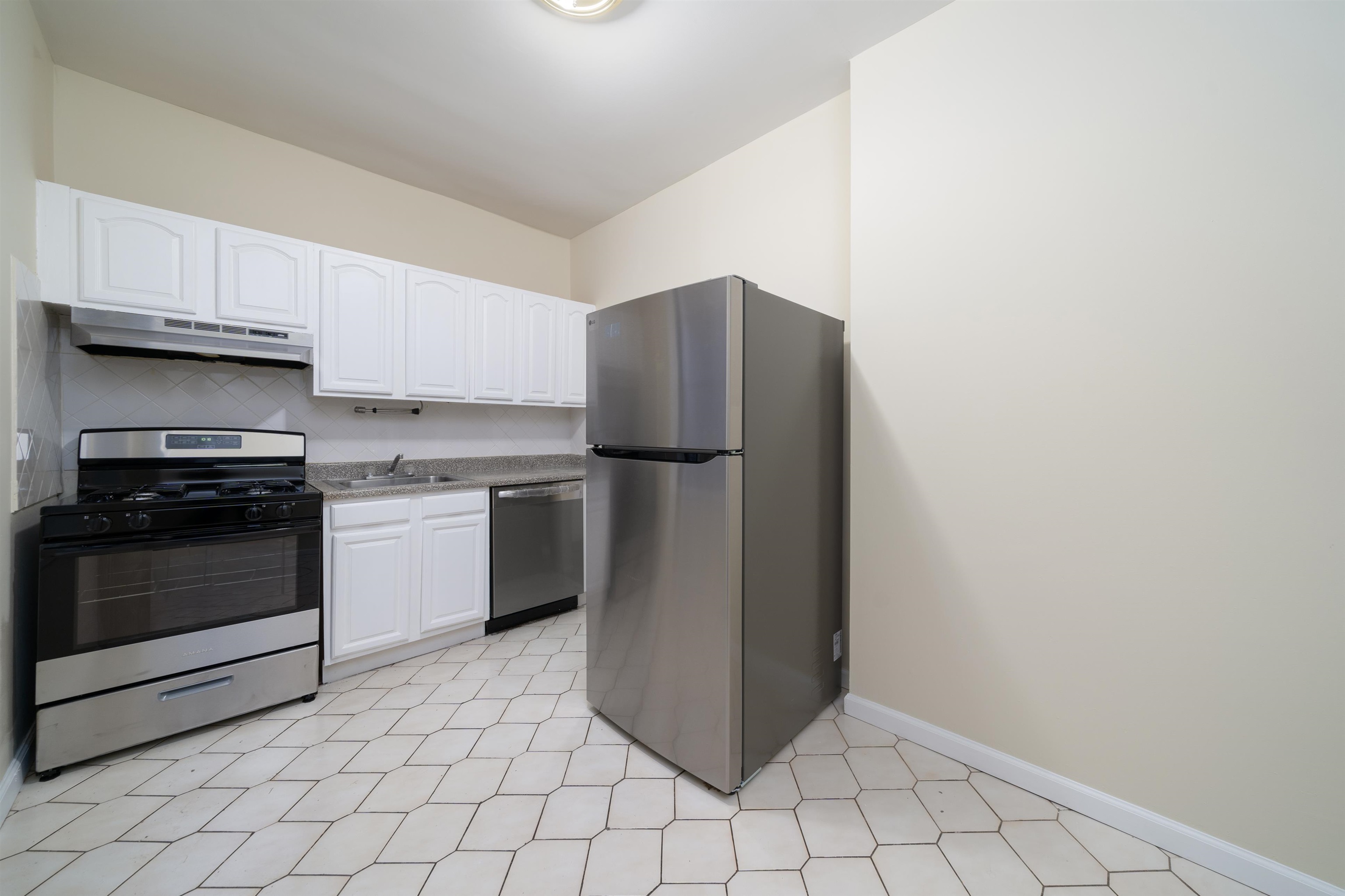 6601 BROADWAY Unit: A5