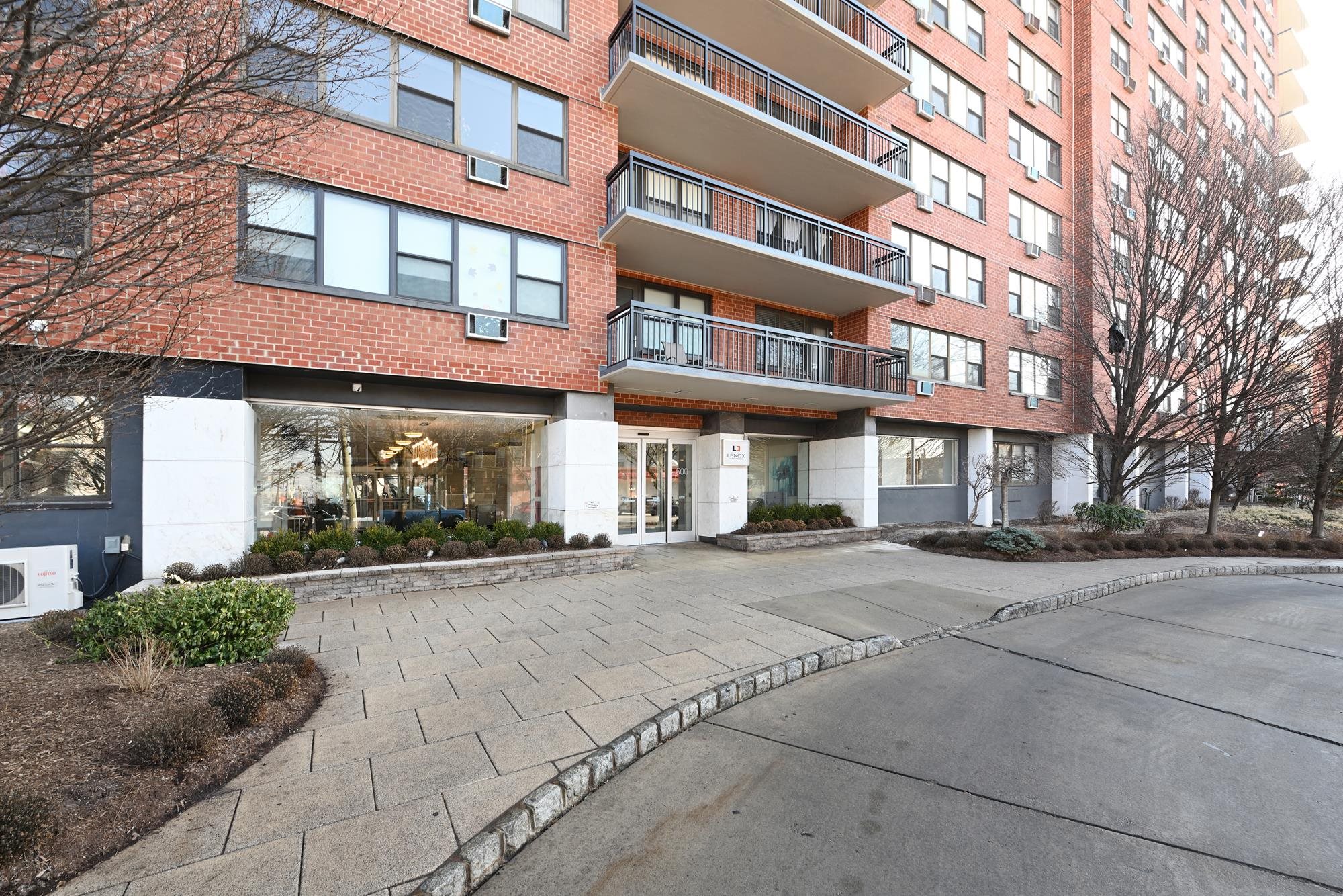 500 CENTRAL AVE Unit: 1002