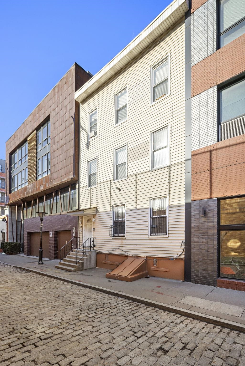 358 14TH ST Unit: 1