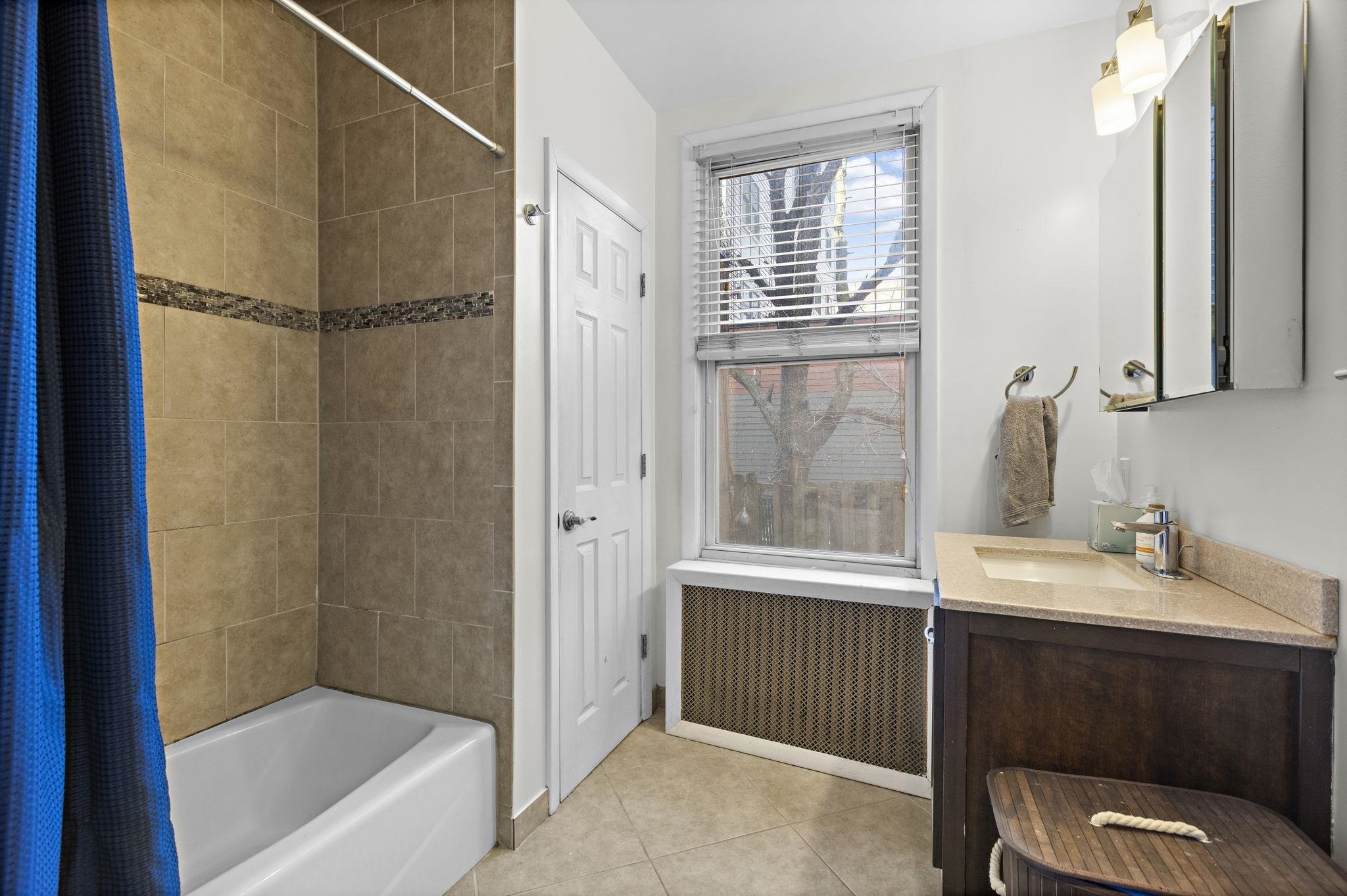 358 14TH ST Unit: 1