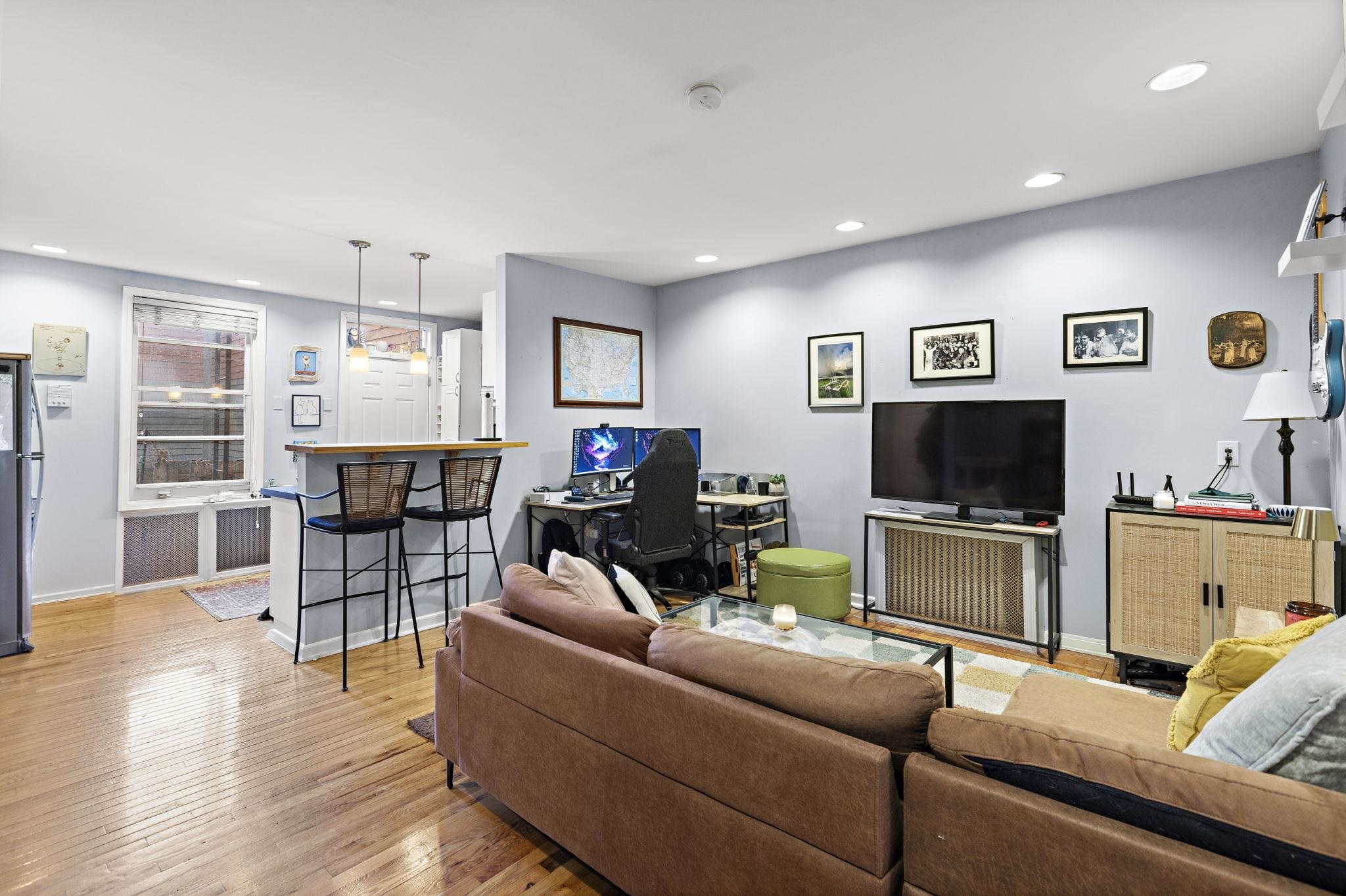 358 14TH ST Unit: 1