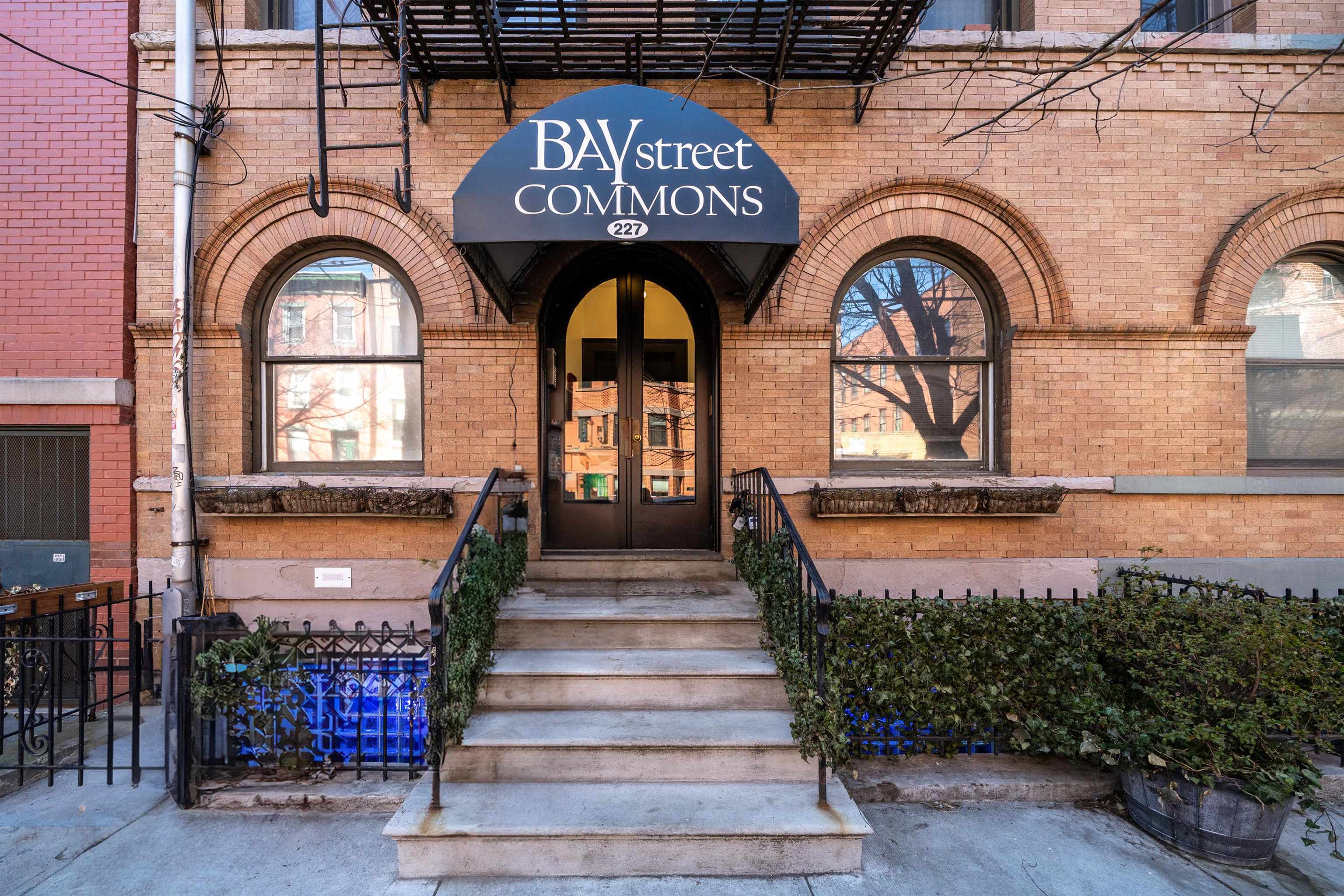 227 BAY ST Unit: 4C