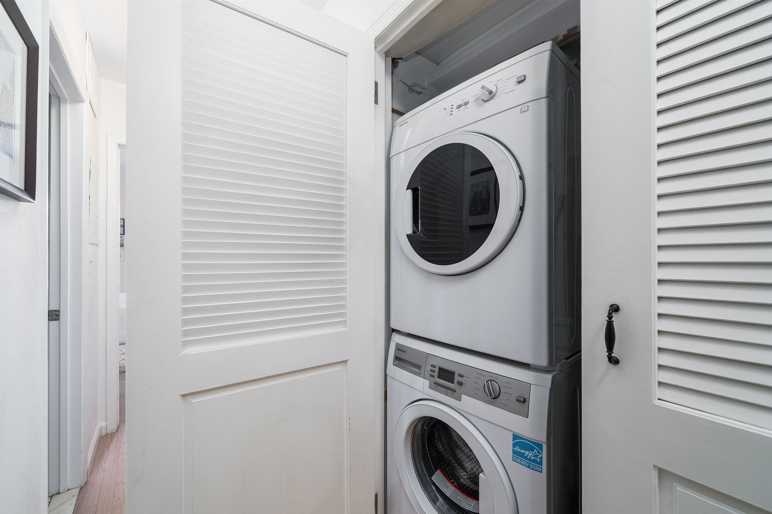 227 BAY ST Unit: 4C