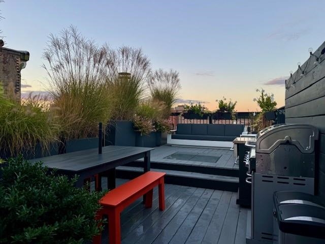227 BAY ST Unit: 4C