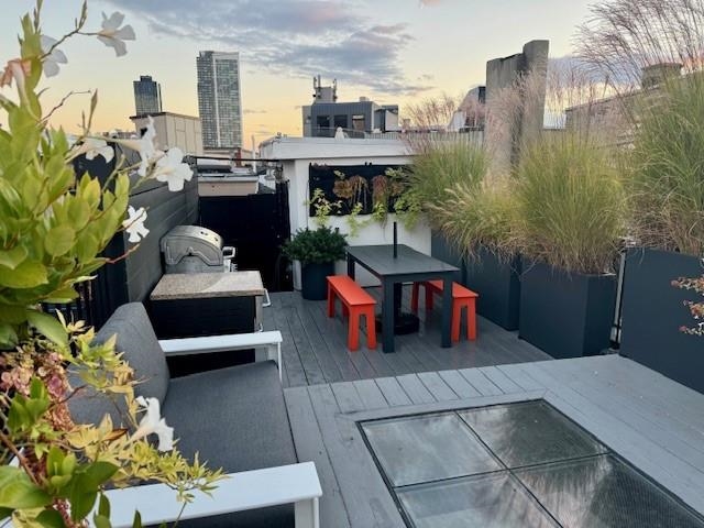 227 BAY ST Unit: 4C