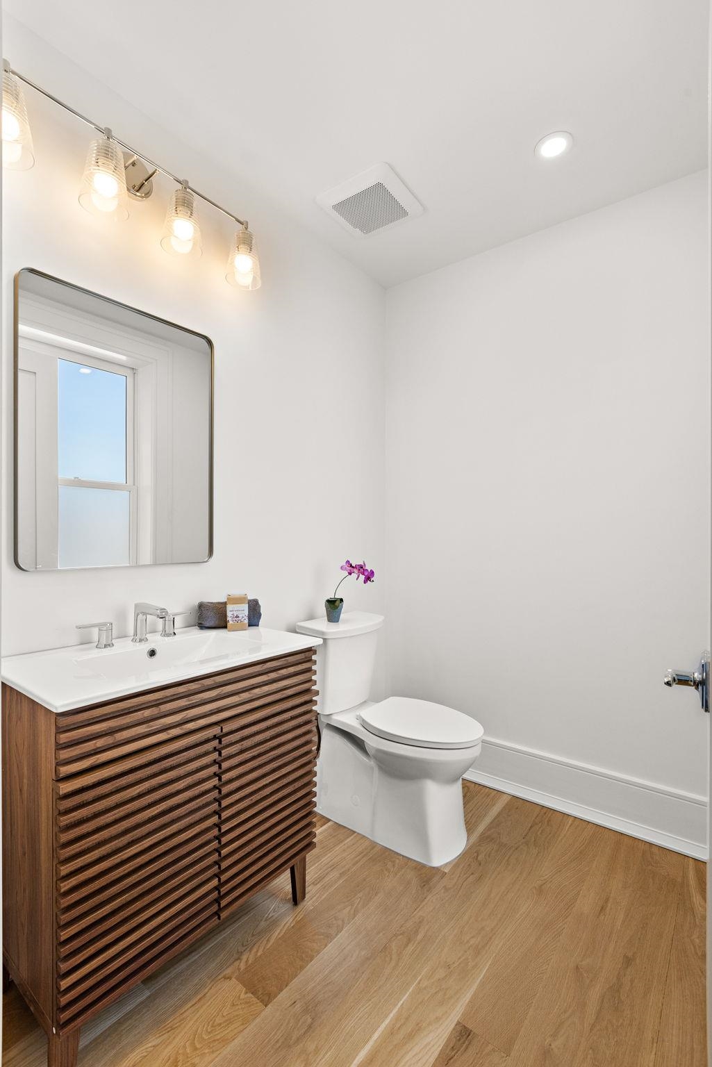 647 JERSEY AVE Unit: 2