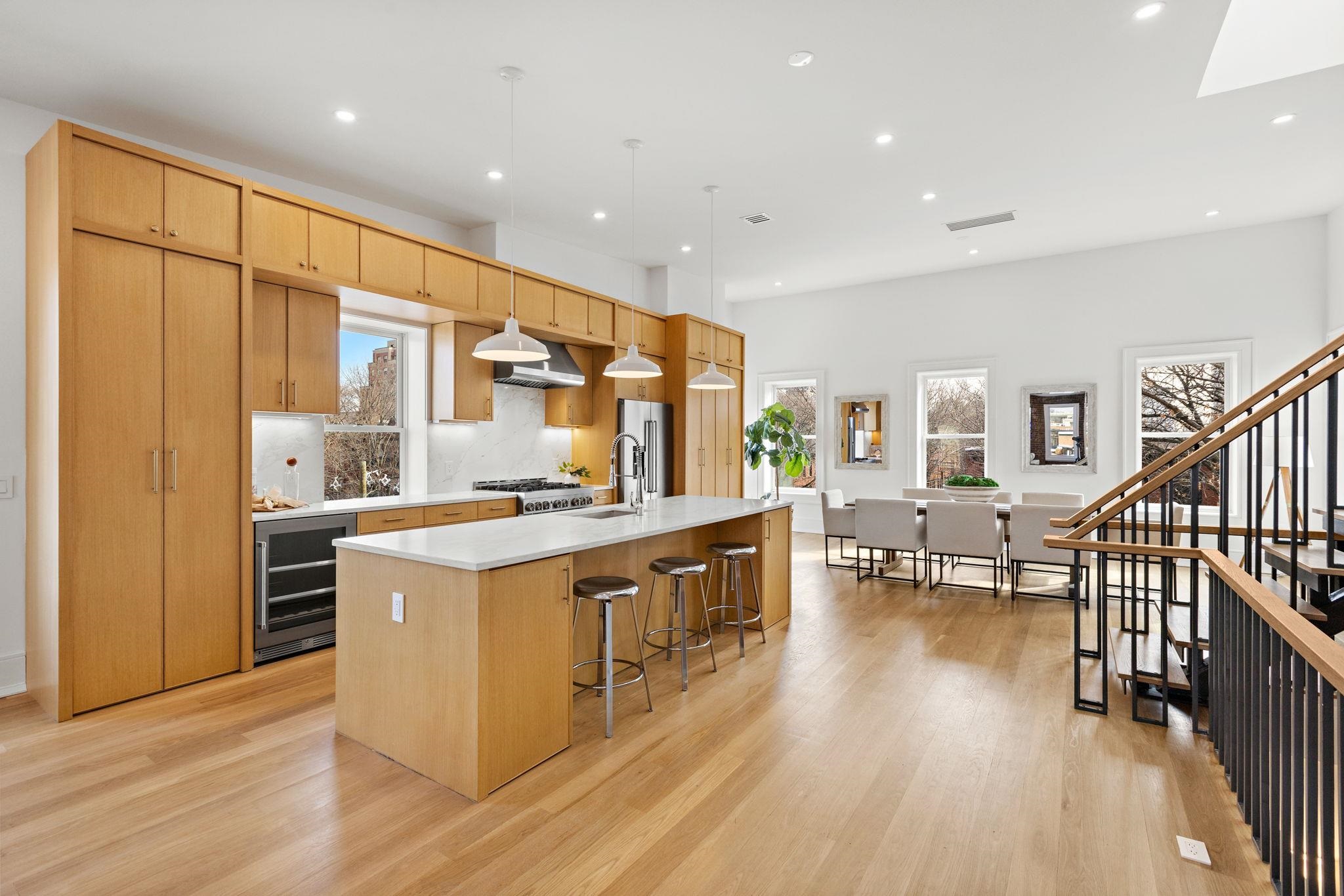 647 JERSEY AVE Unit: 2