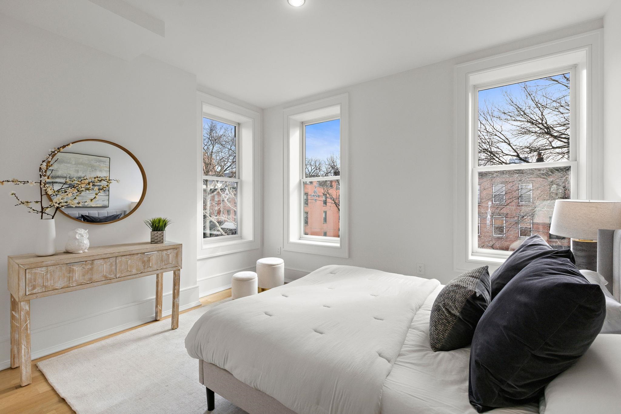 647 JERSEY AVE Unit: 2