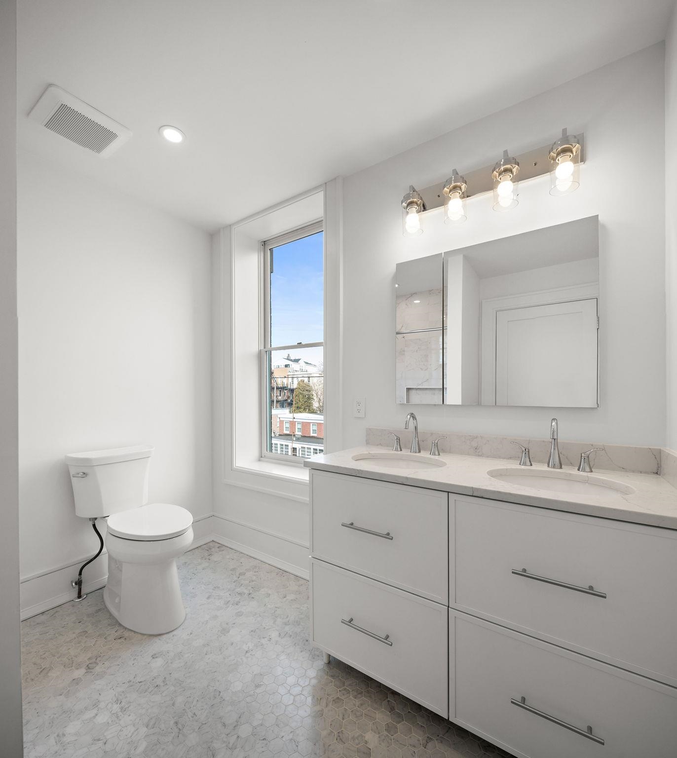 647 JERSEY AVE Unit: 2