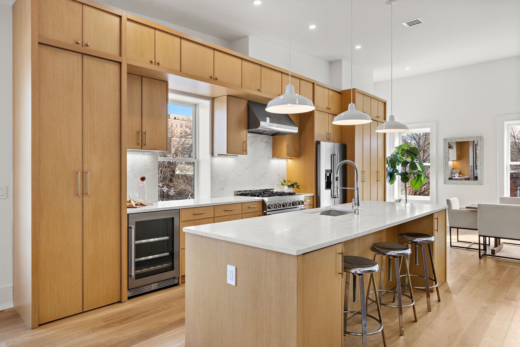 647 JERSEY AVE Unit: 2