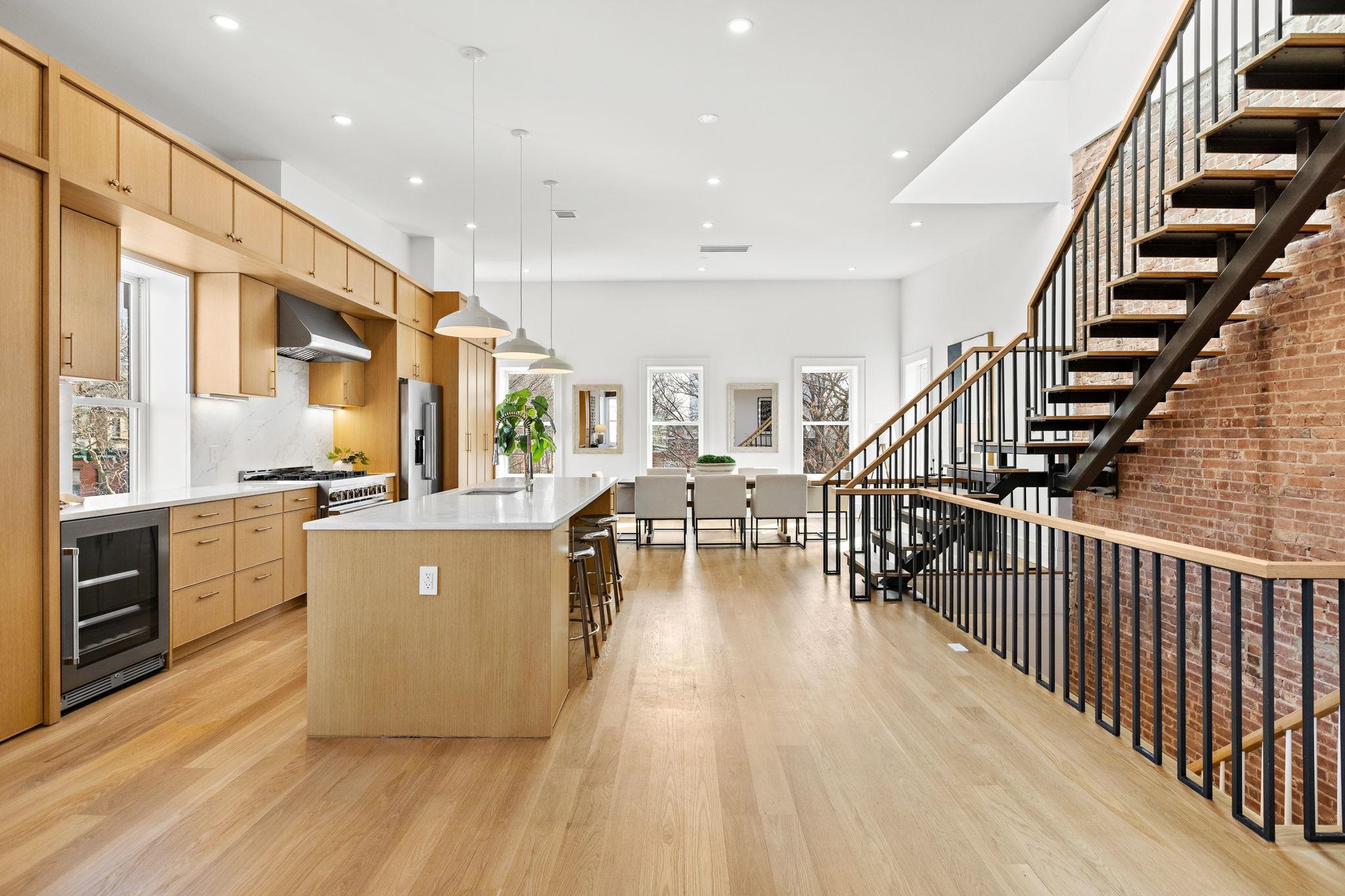 647 JERSEY AVE Unit: 2