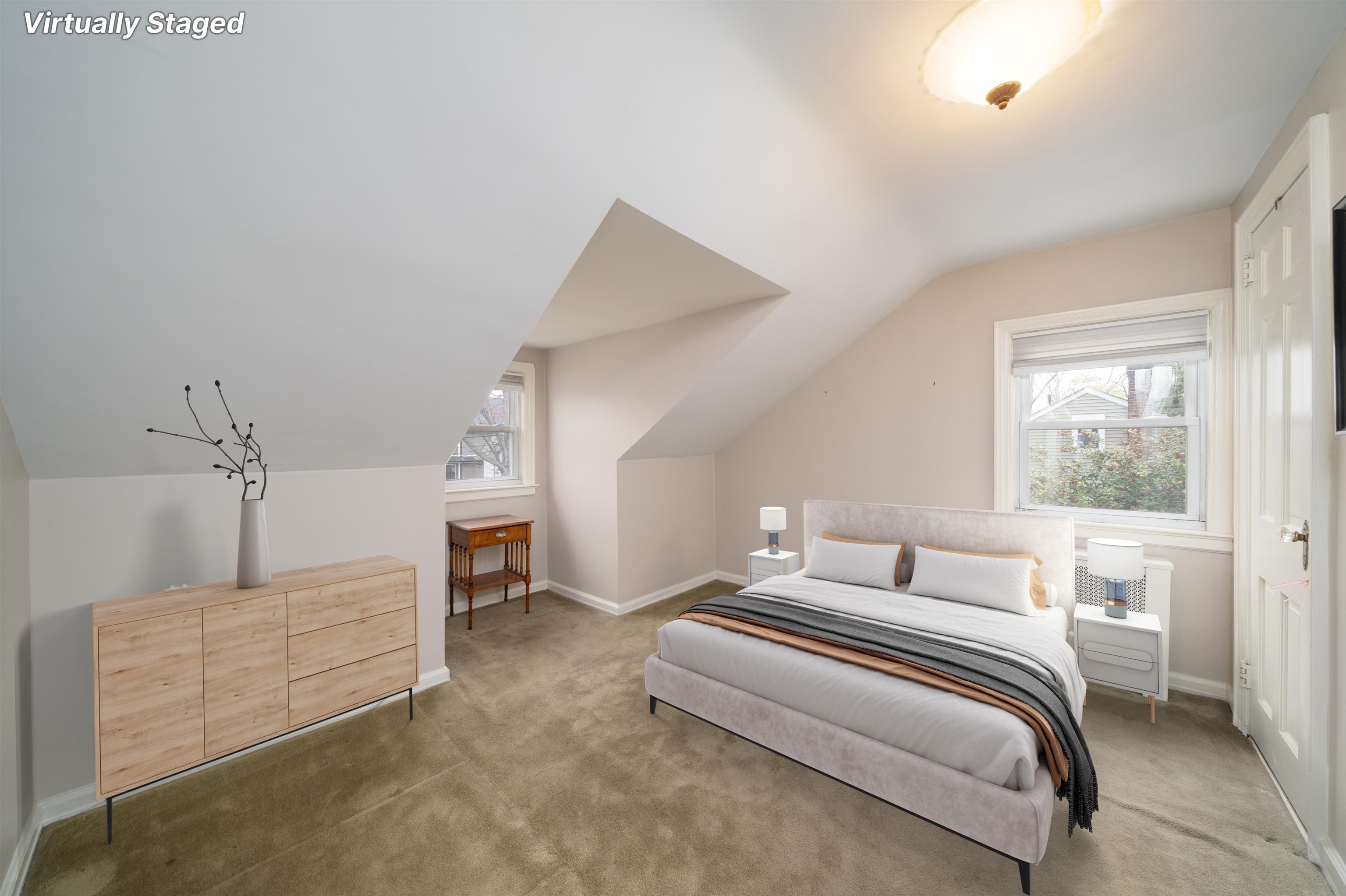 11 HUGHES ST