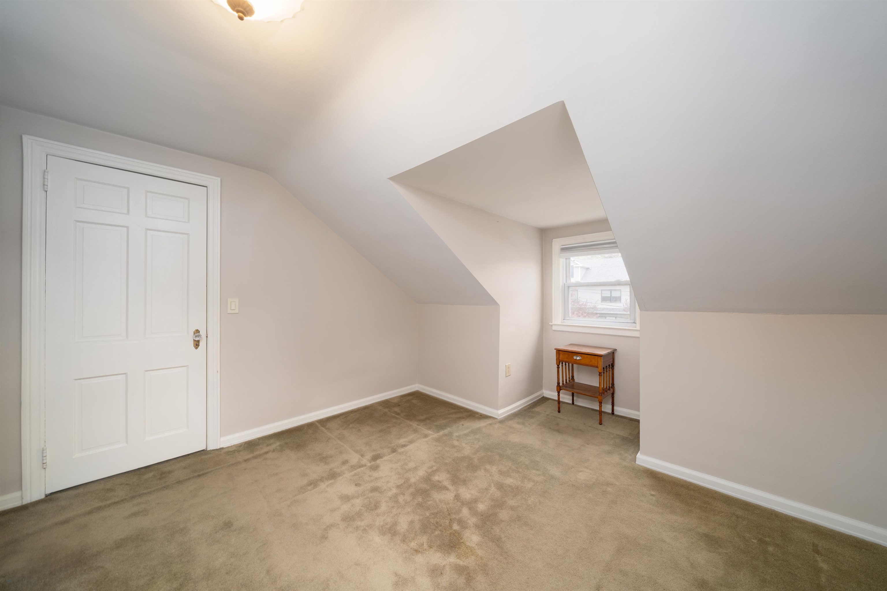 11 HUGHES ST