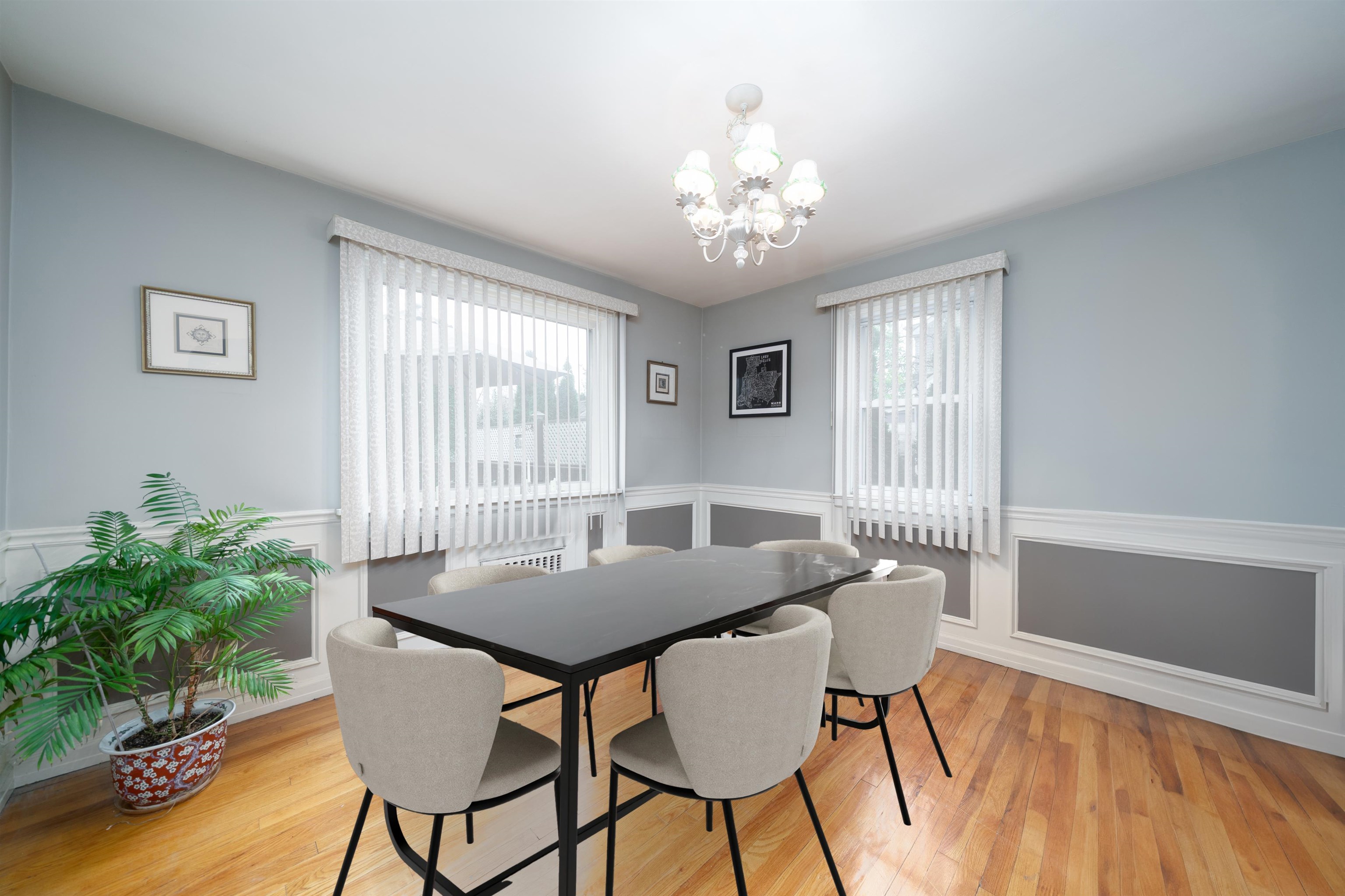 11 HUGHES ST