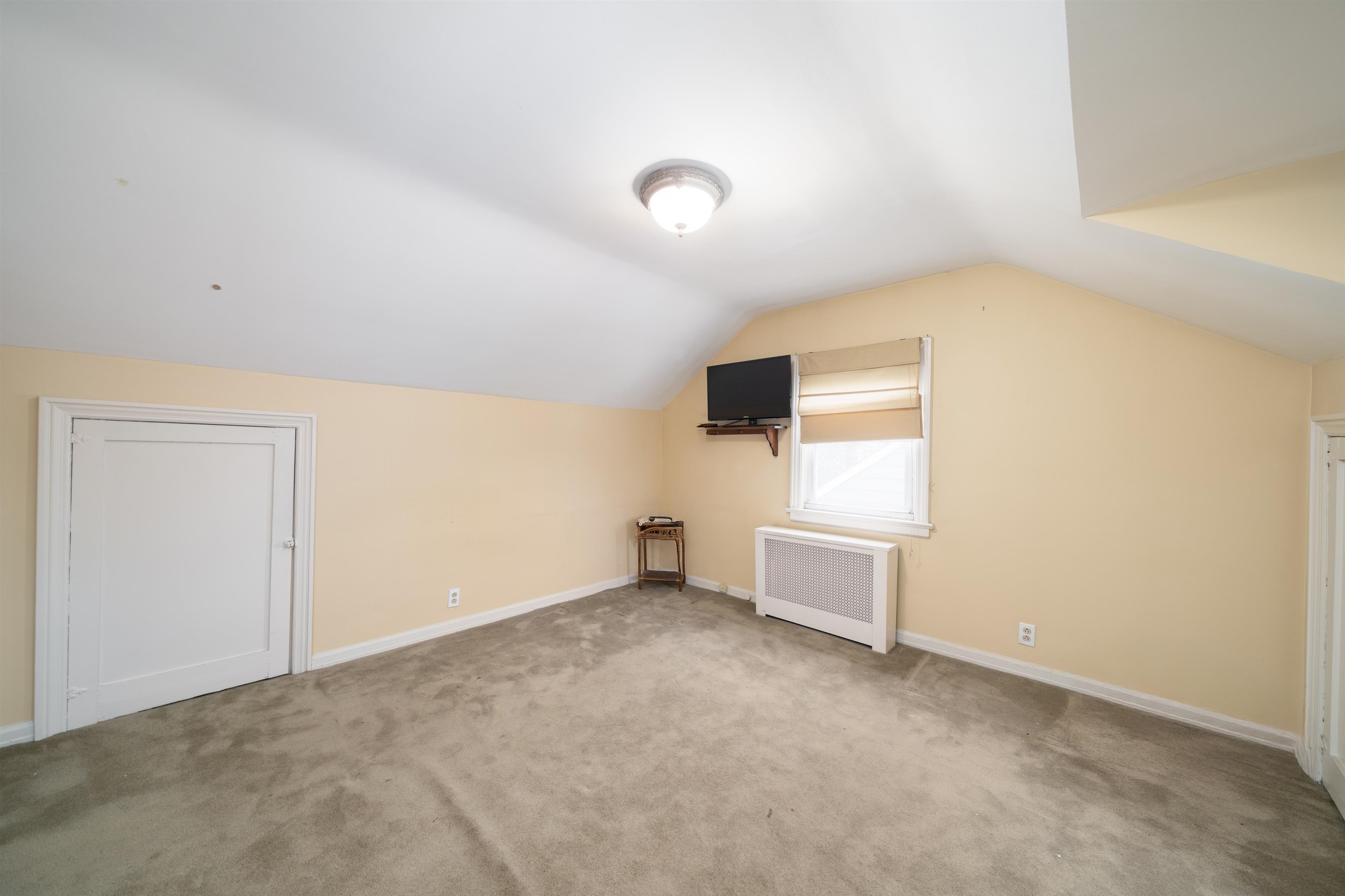 11 HUGHES ST