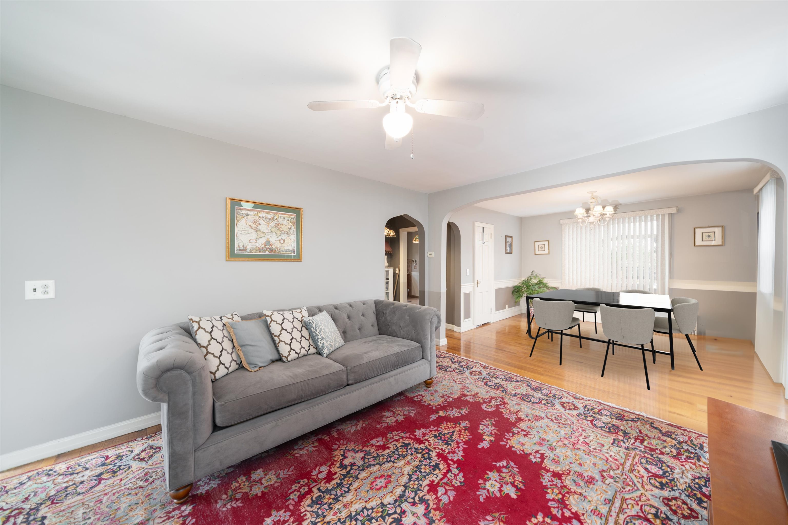 11 HUGHES ST