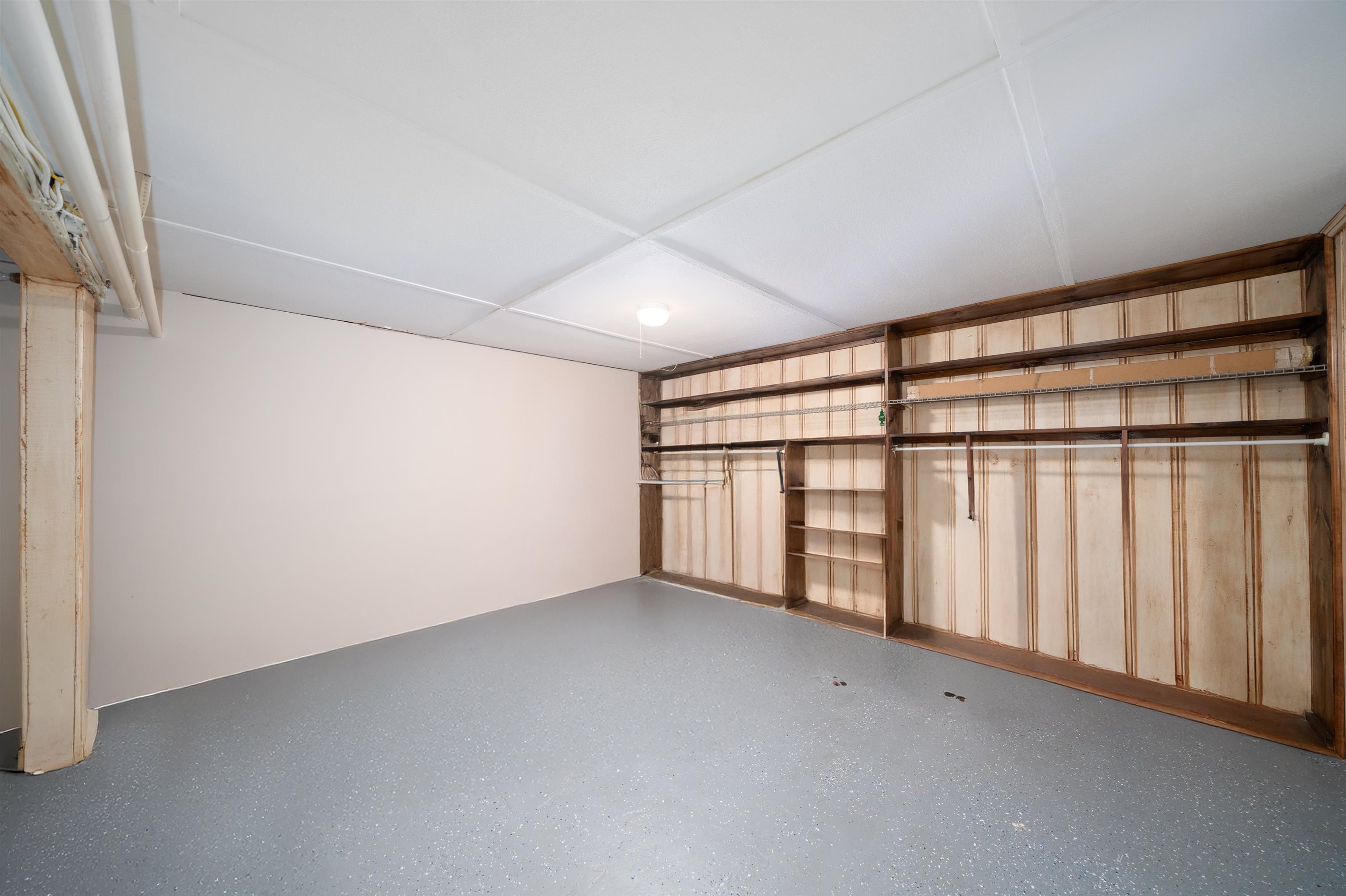 11 HUGHES ST