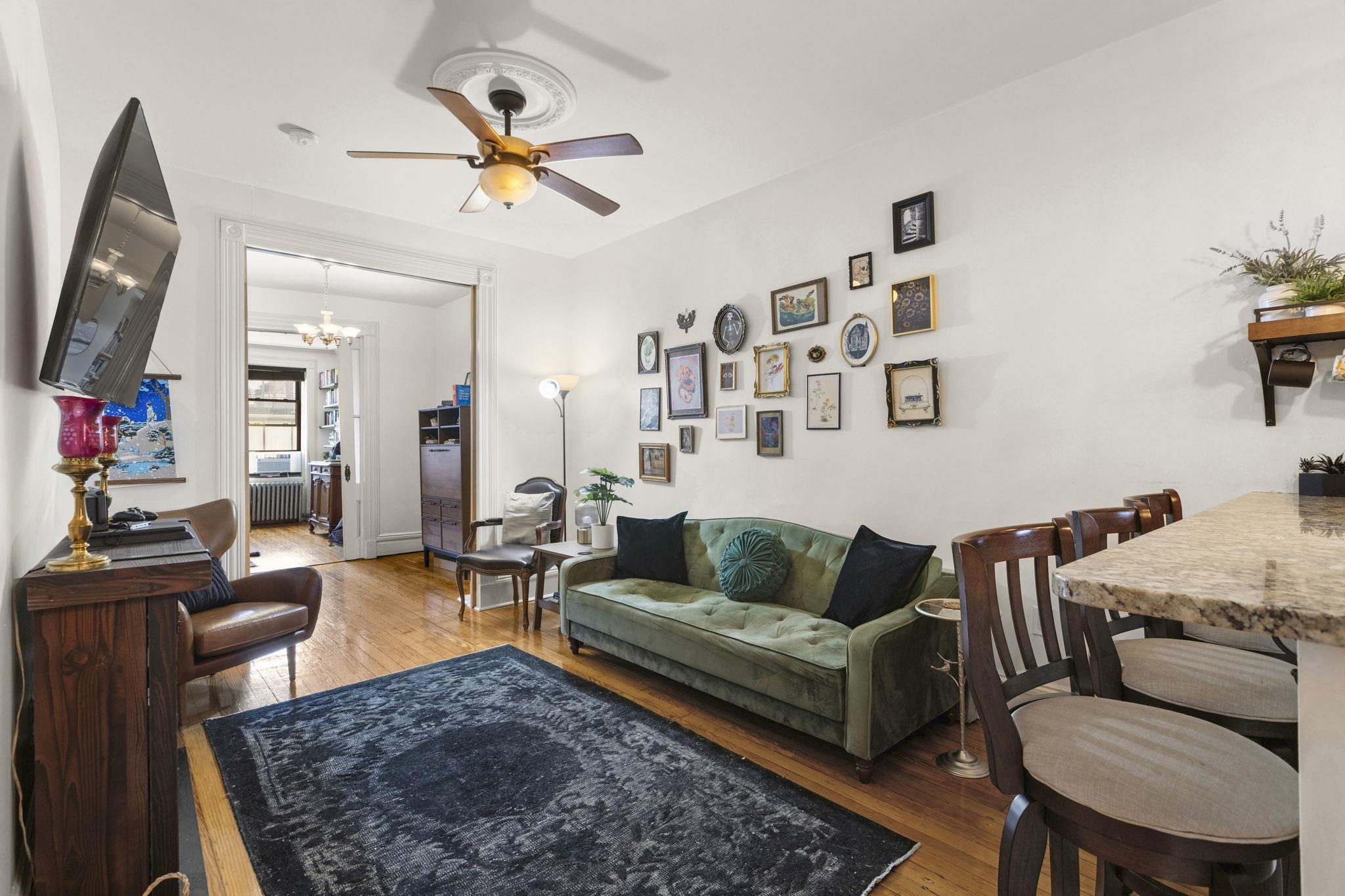 1114 HUDSON ST Unit: 9