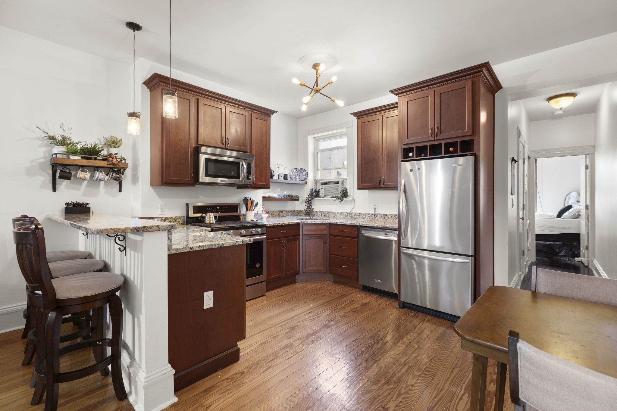 1114 HUDSON ST Unit: 9