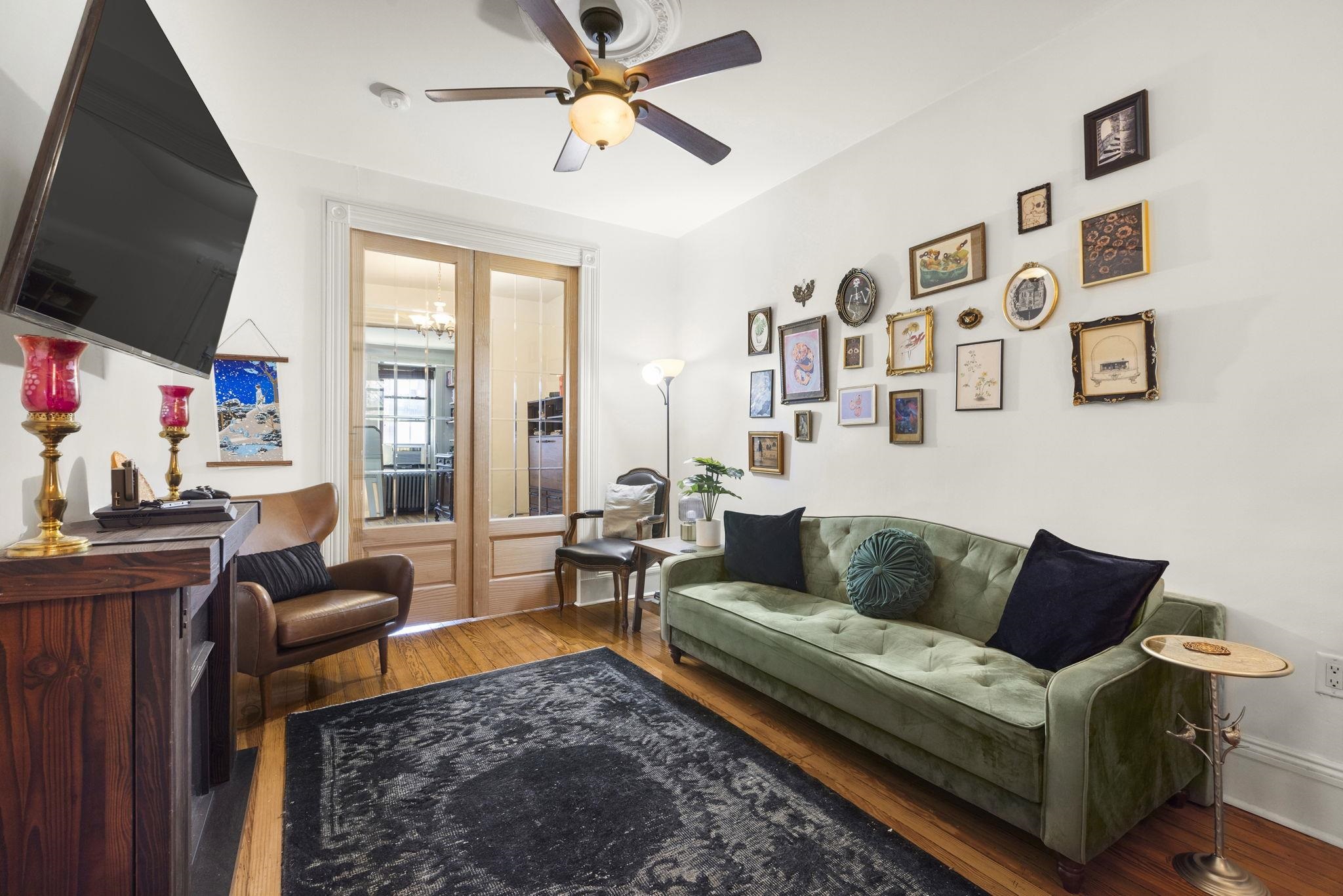 1114 HUDSON ST Unit: 9