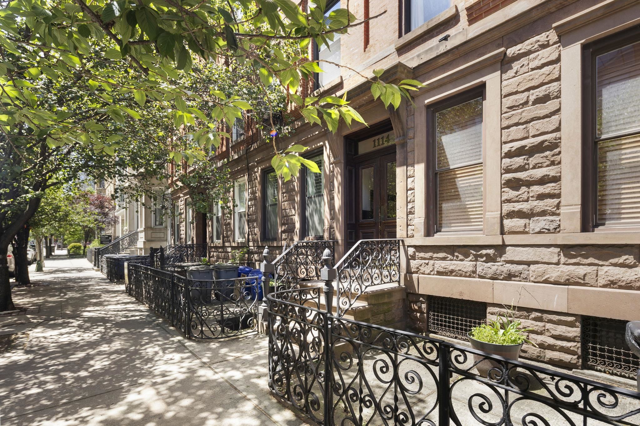 1114 HUDSON ST Unit: 9