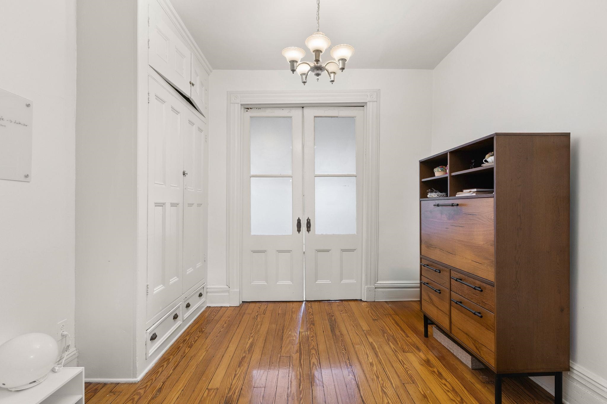 1114 HUDSON ST Unit: 9