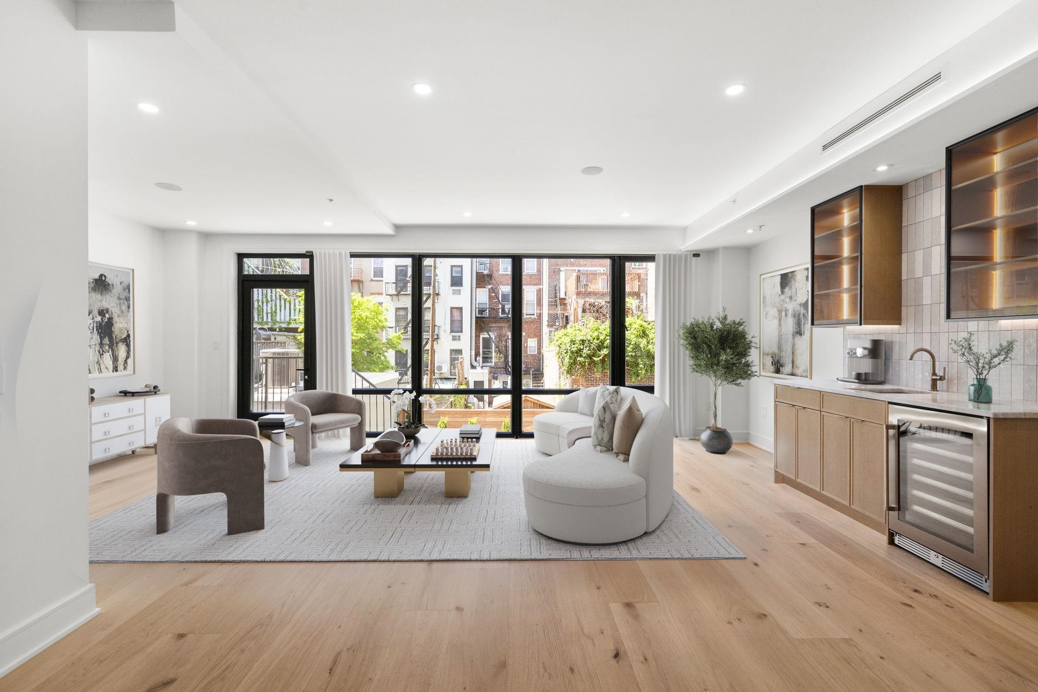 906 PARK AVE Unit: 1