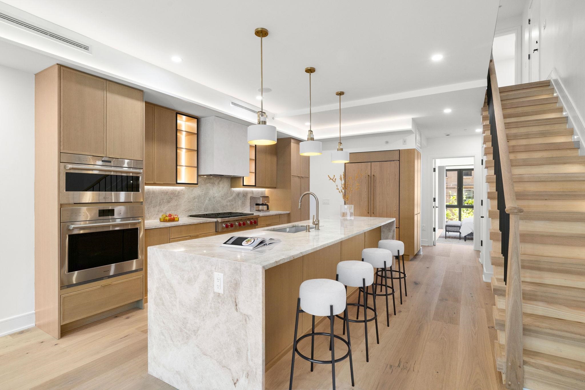 906 PARK AVE Unit: 1