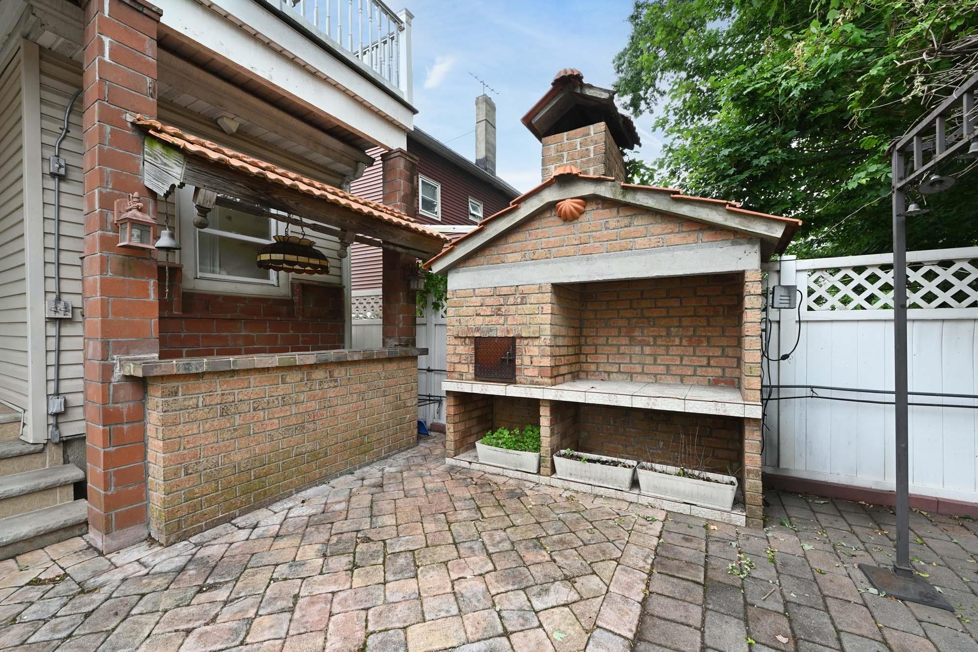 241 GRACE AVE
