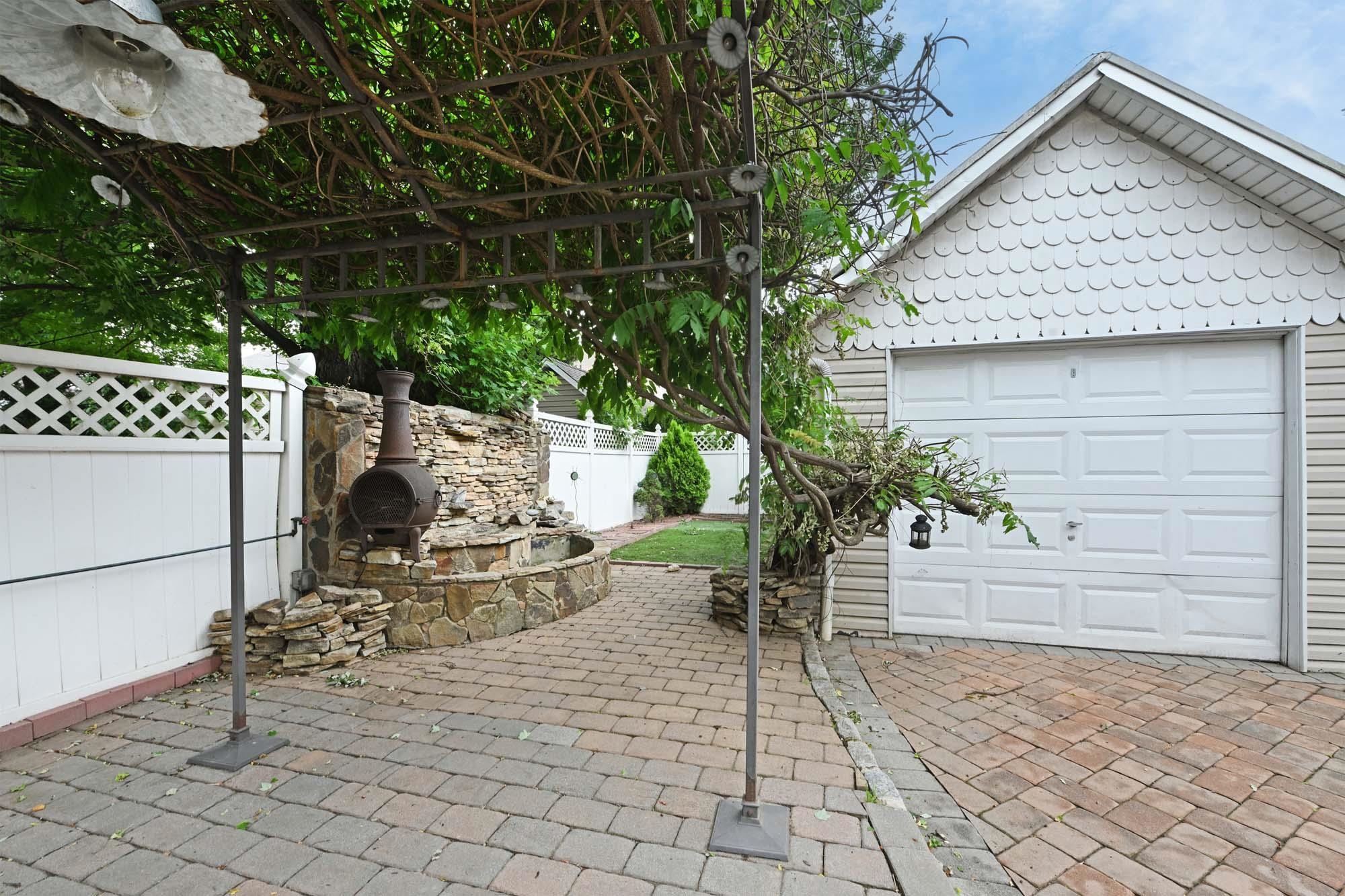 241 GRACE AVE
