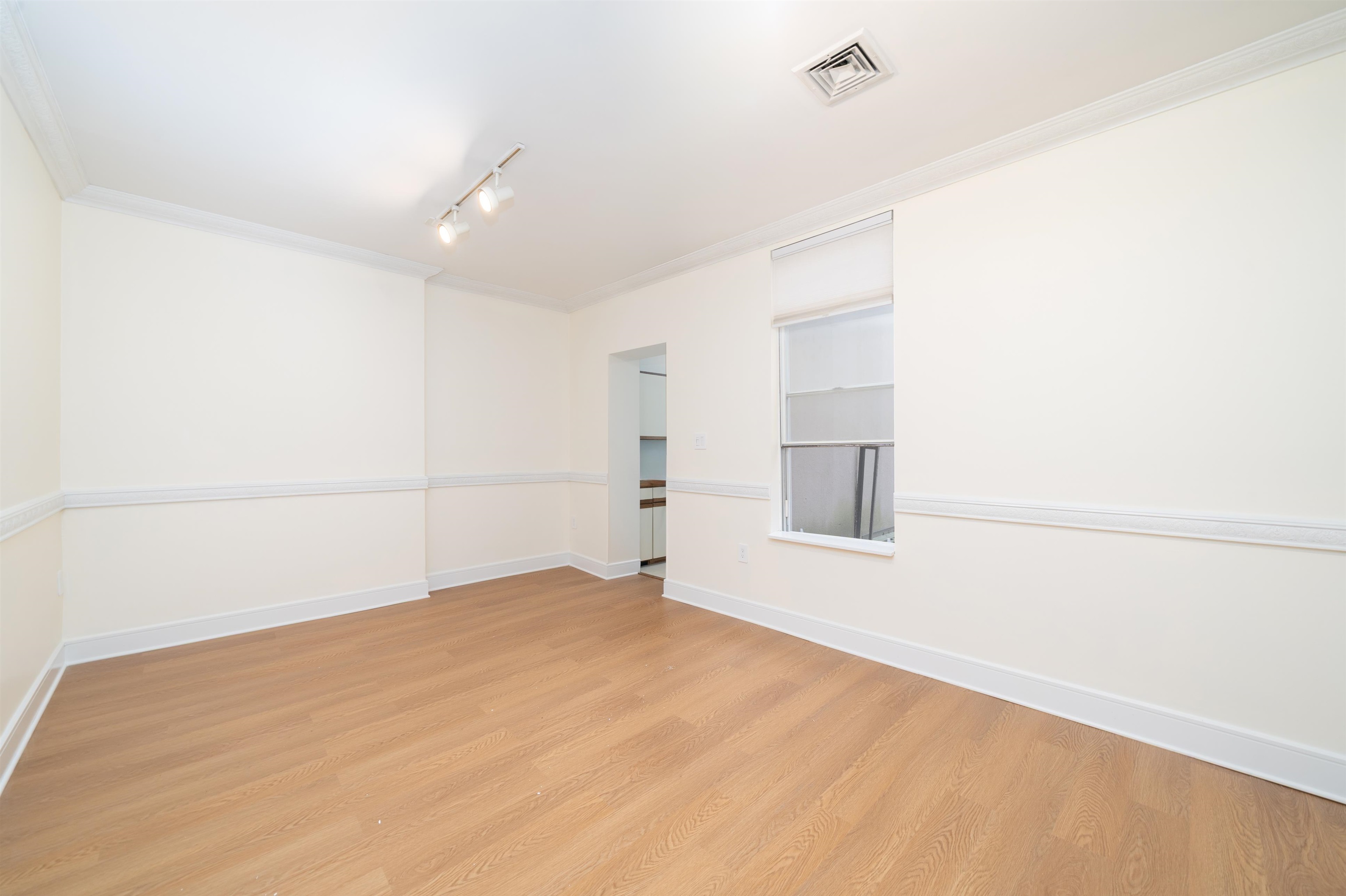104 6TH ST Unit: 2