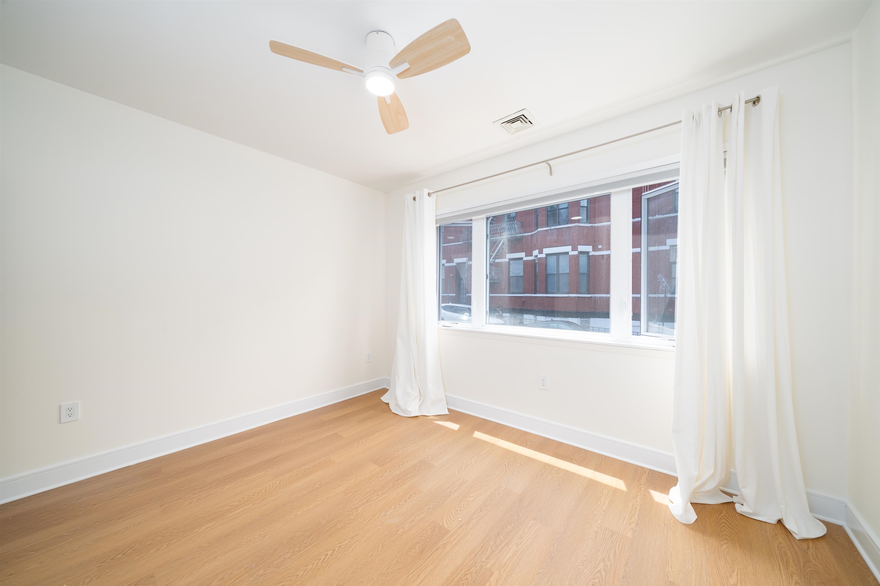 104 6TH ST Unit: 2