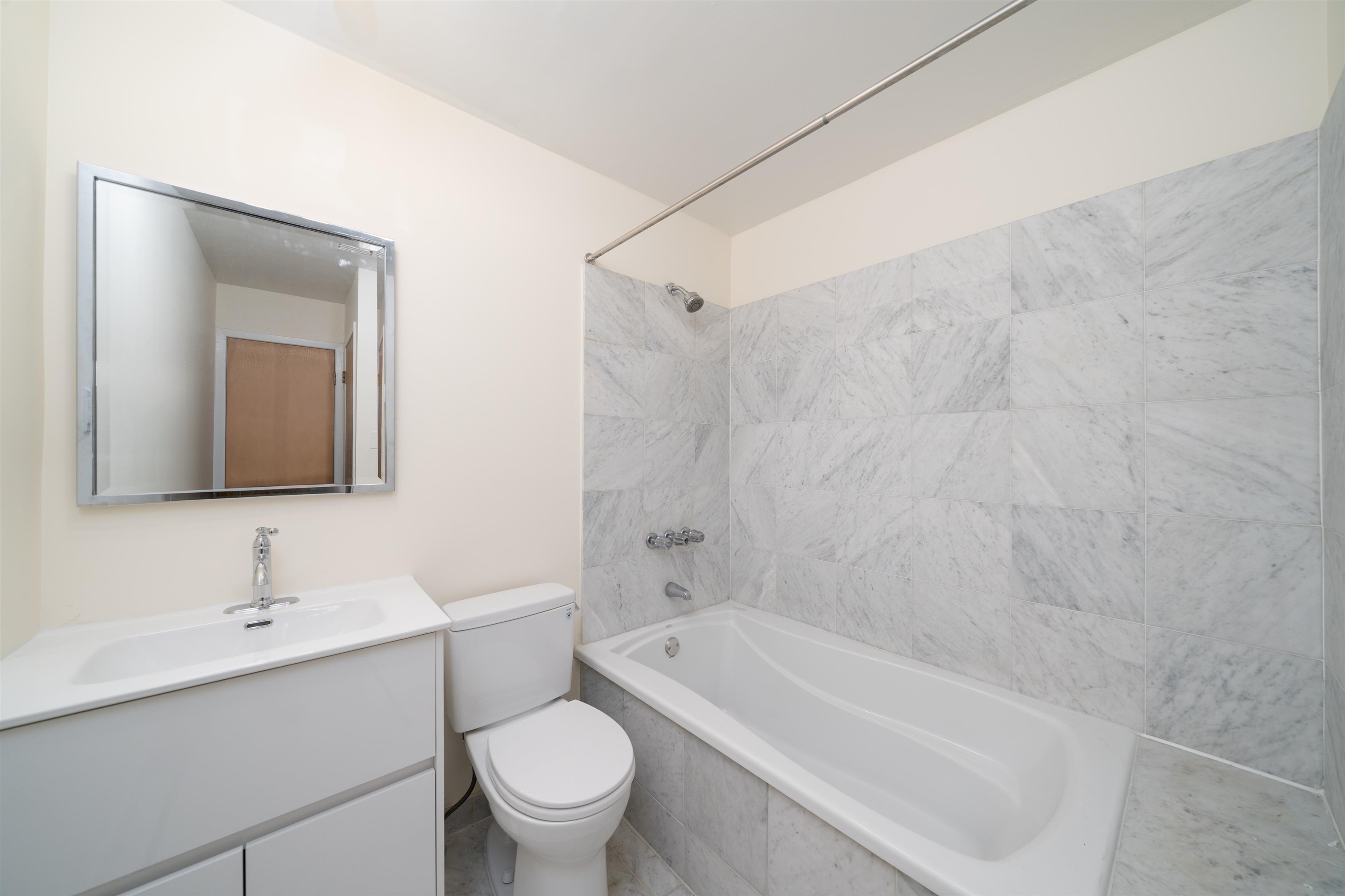 104 6TH ST Unit: 2