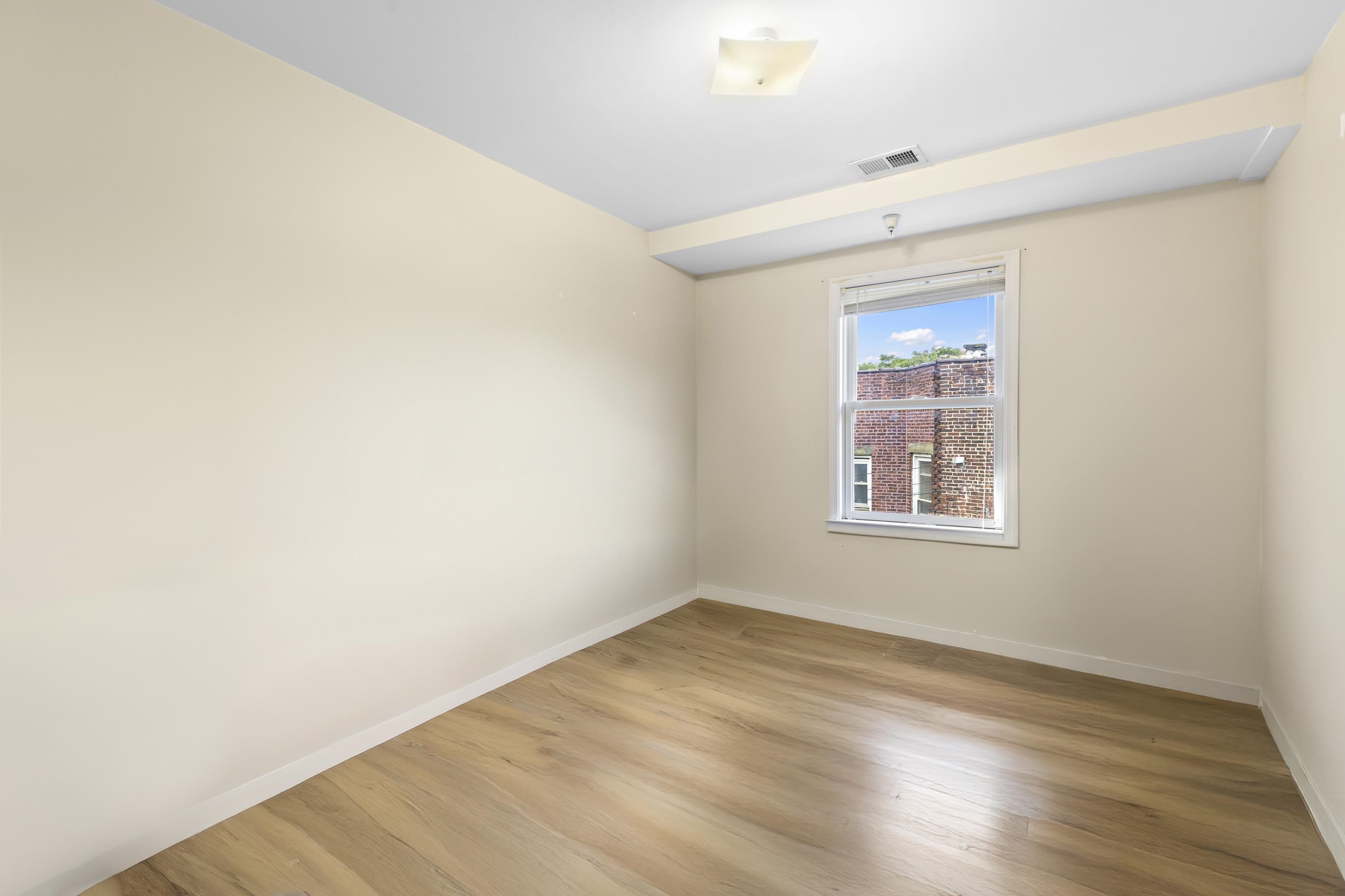 304 49TH ST Unit: 3