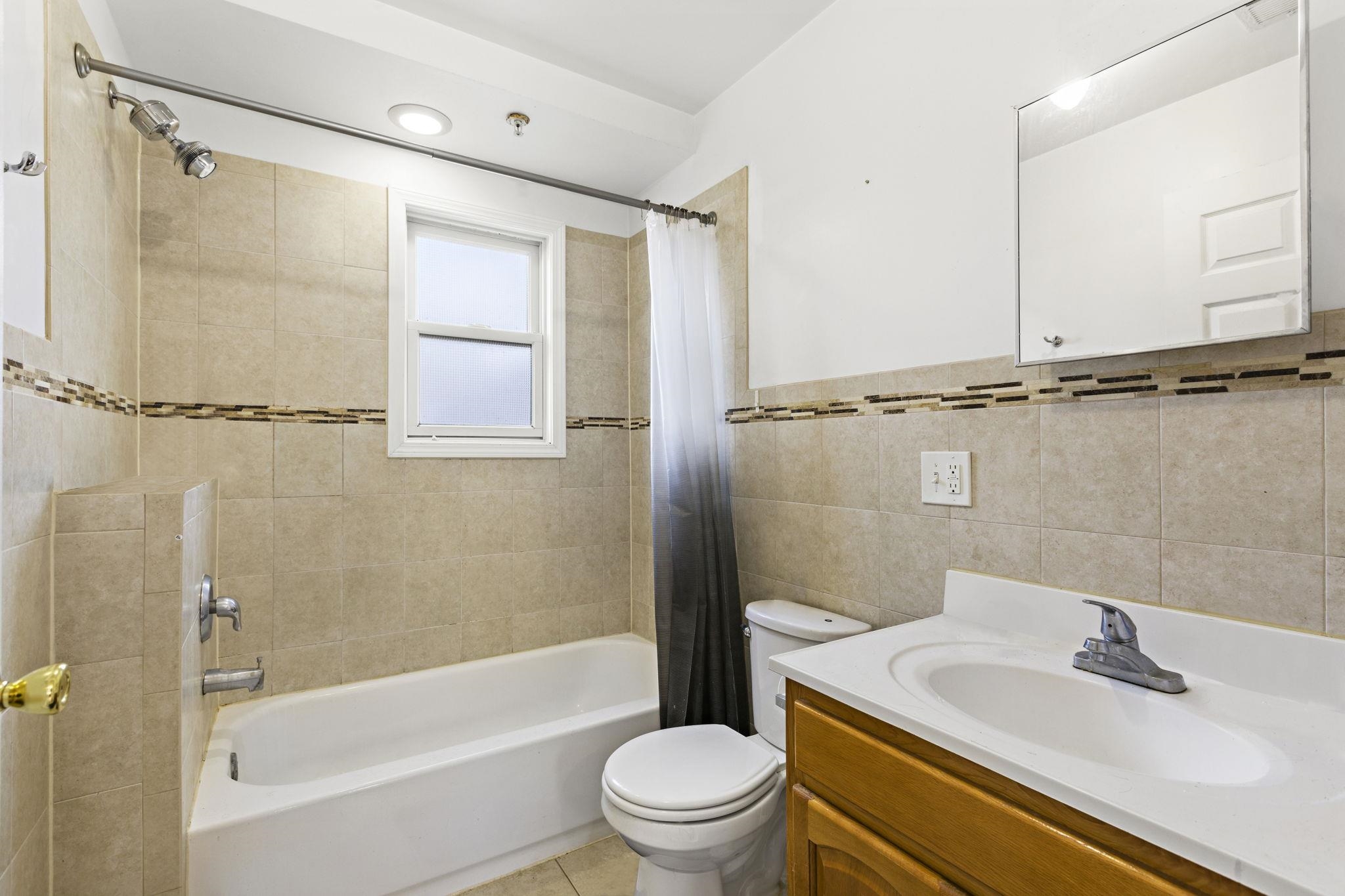 304 49TH ST Unit: 3