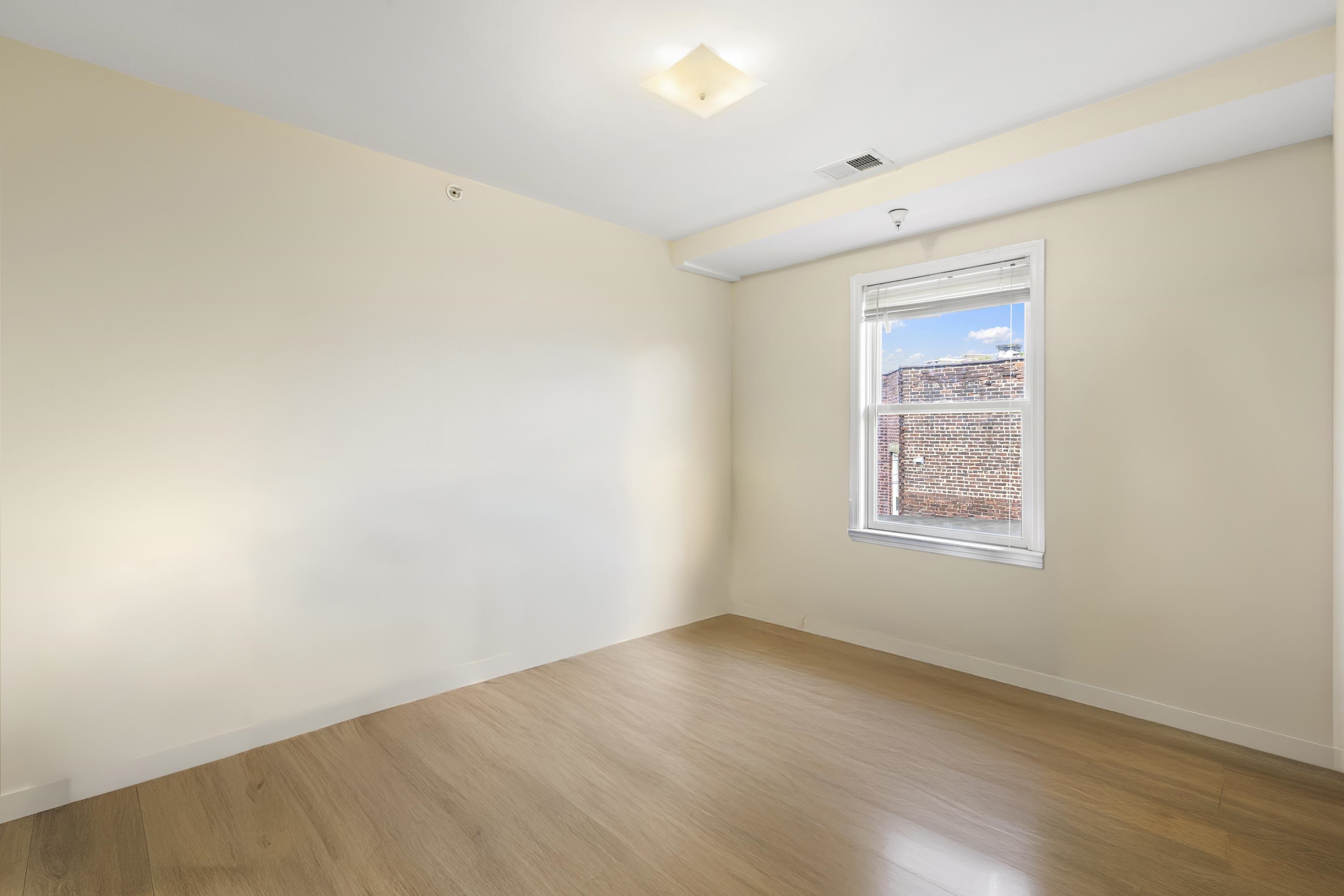304 49TH ST Unit: 3