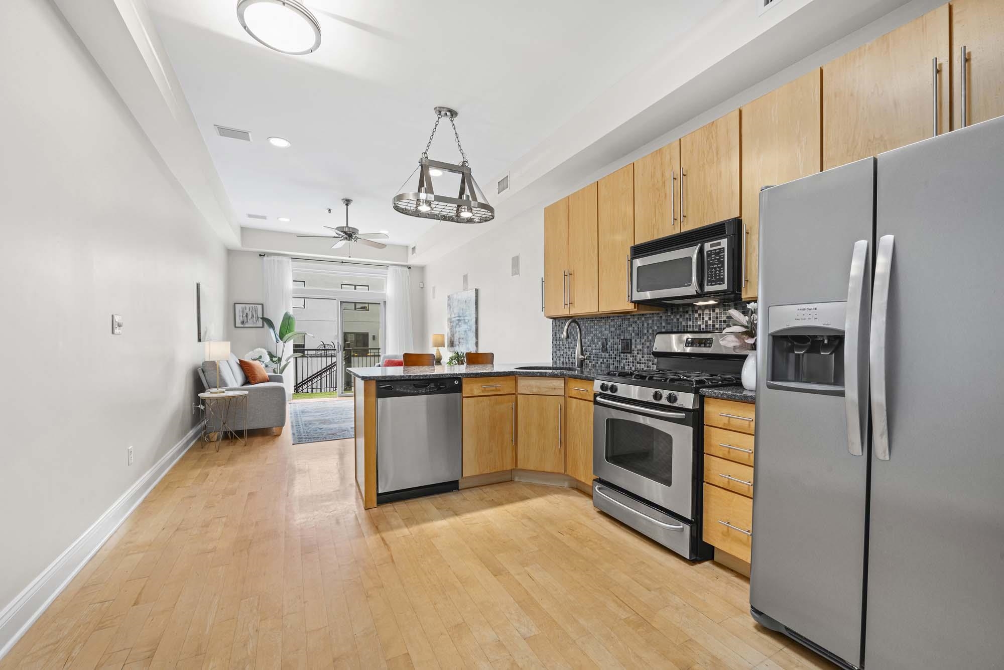 512 JEFFERSON ST Unit: 4R