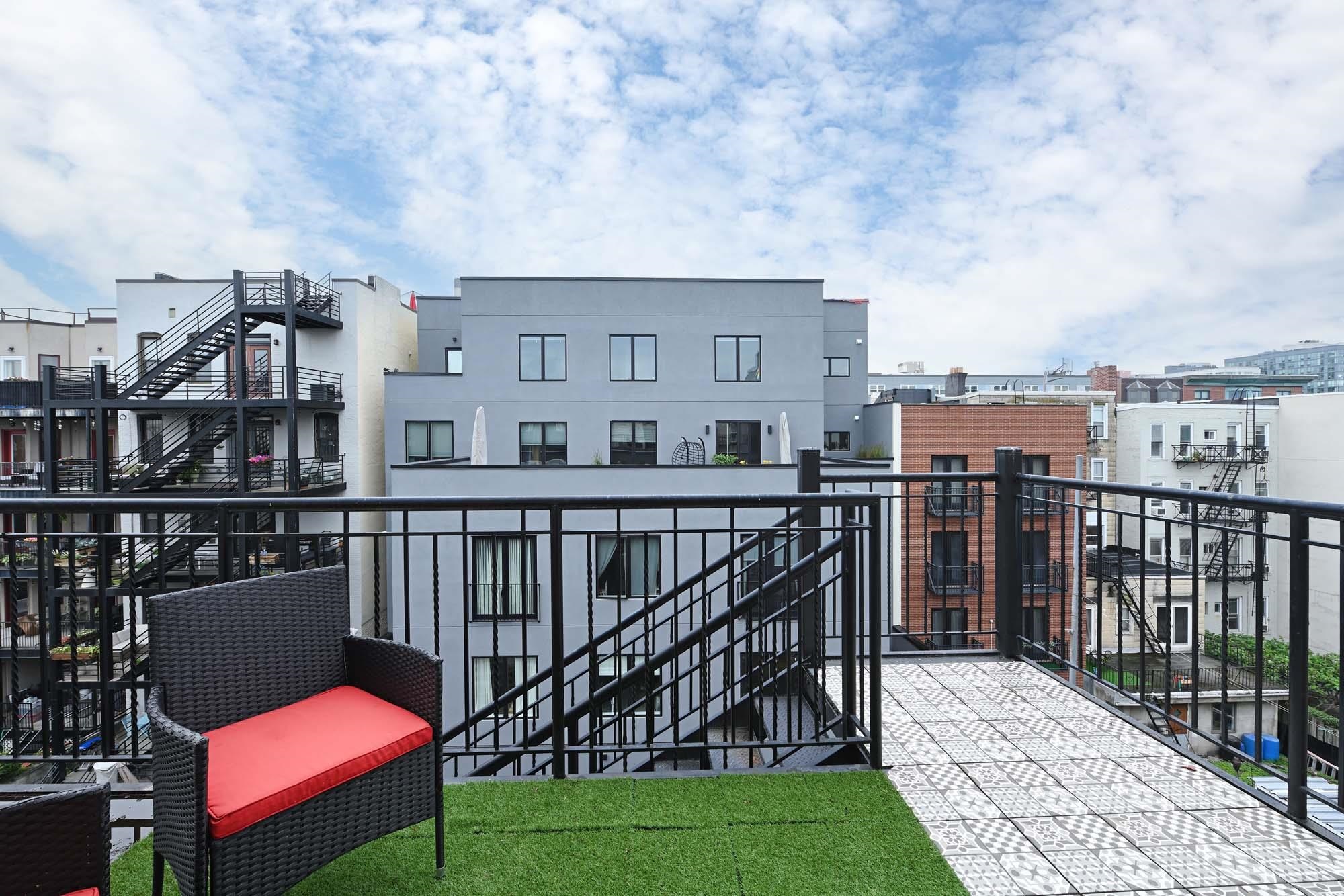 512 JEFFERSON ST Unit: 4R