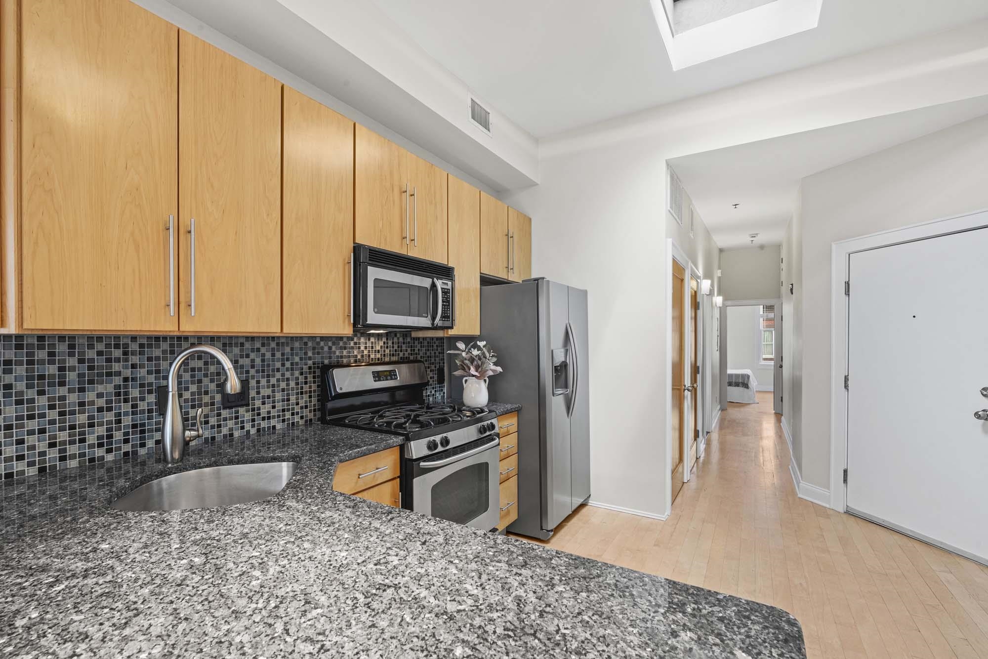512 JEFFERSON ST Unit: 4R