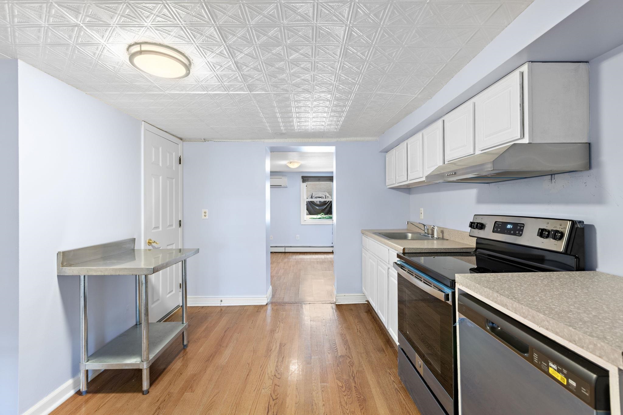 138 ERIE ST Unit: Grdn