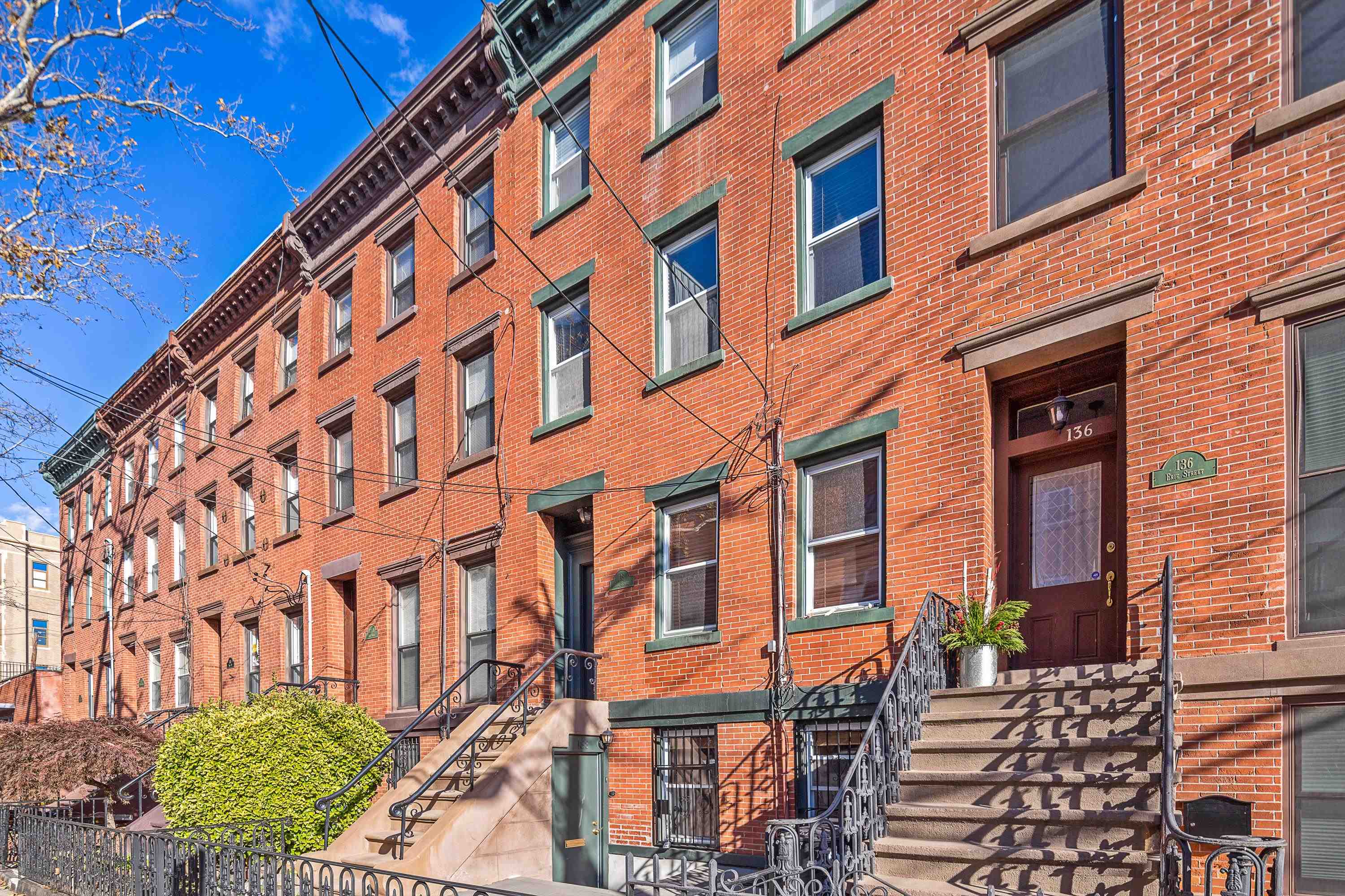 138 ERIE ST Unit: Grdn