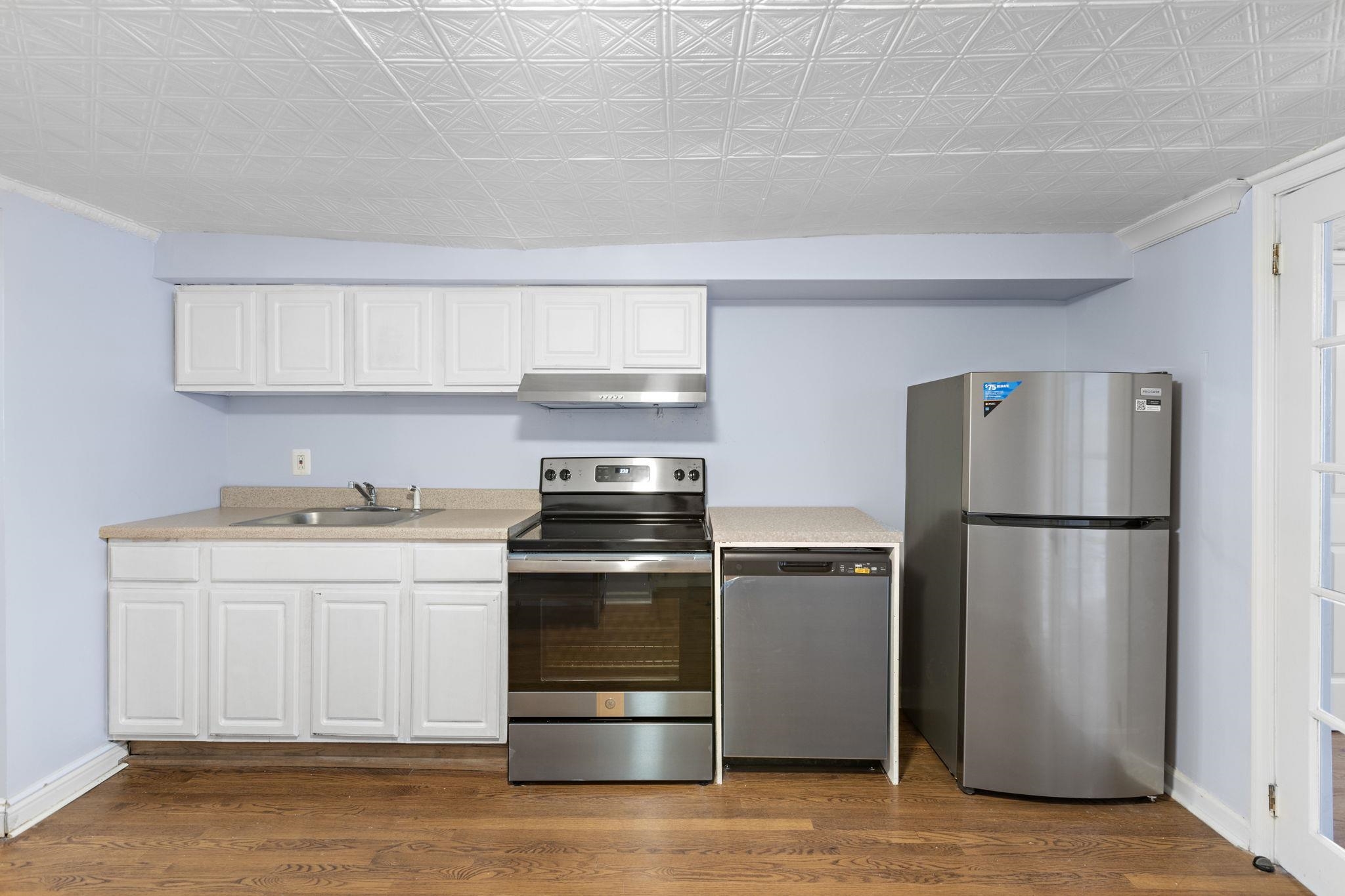 138 ERIE ST Unit: Grdn