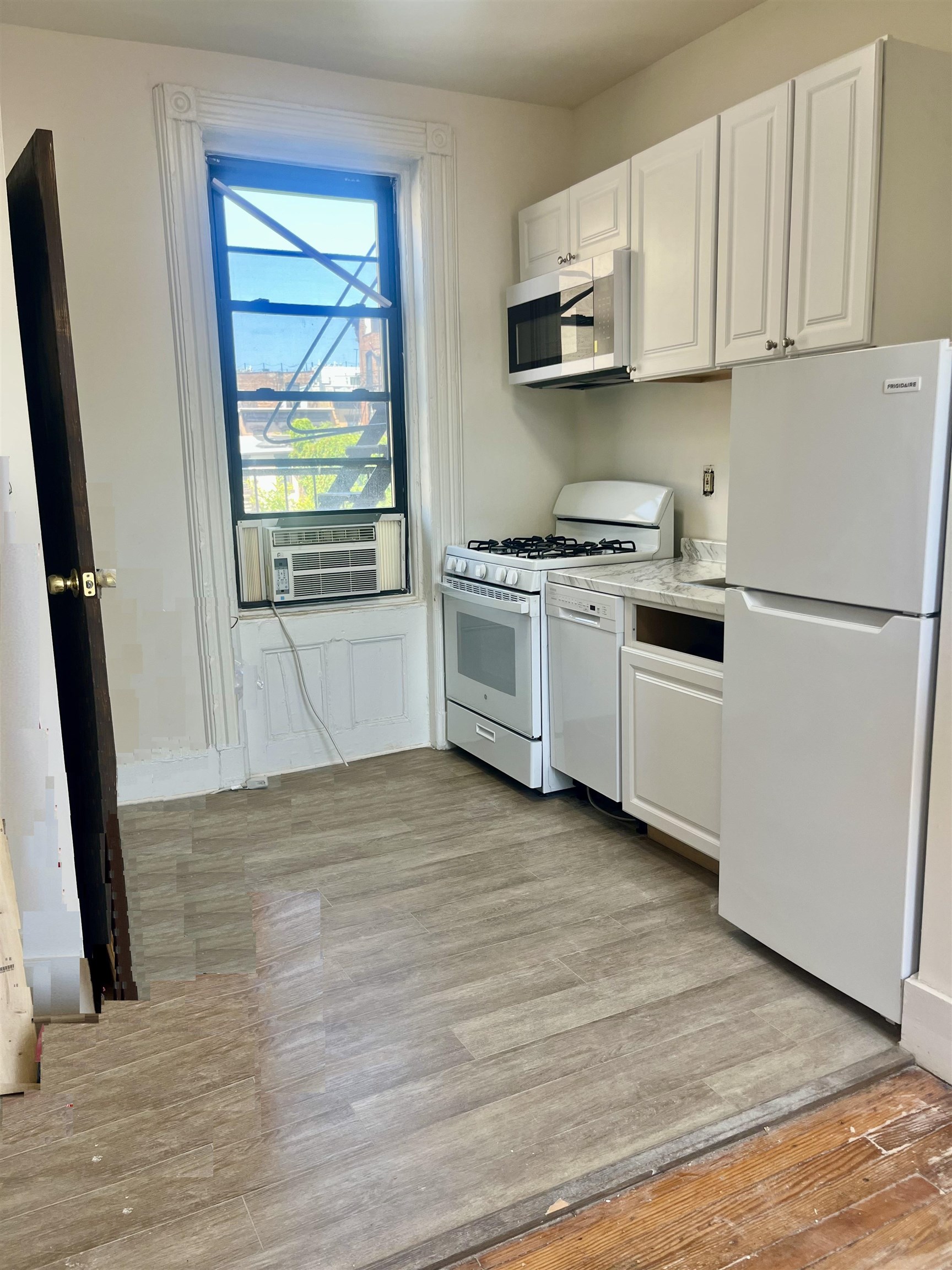 219 PARK AVE Unit: 9