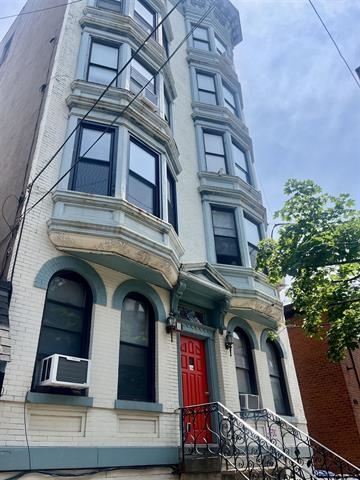 219 PARK AVE Unit: 9